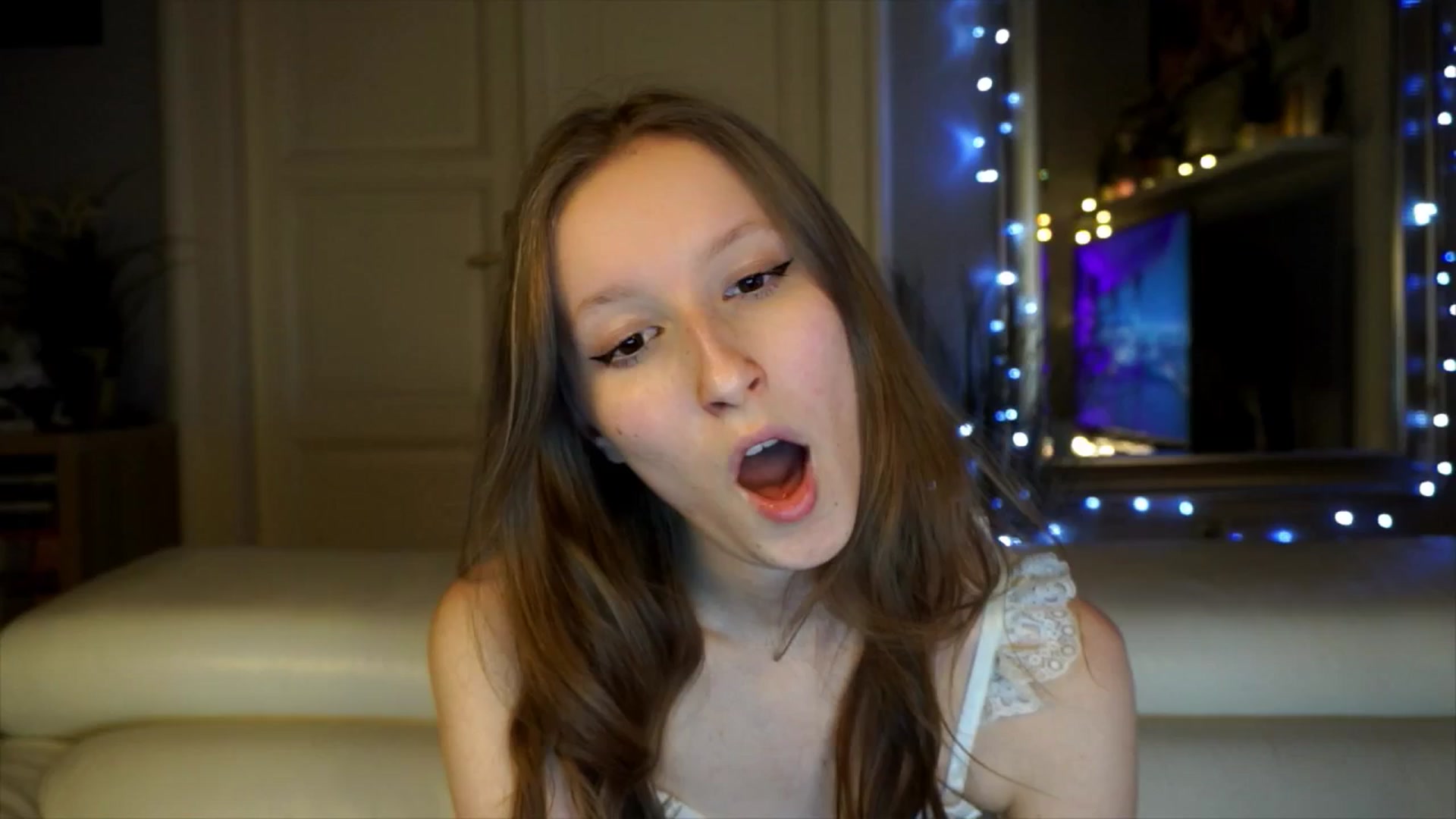 Gallery image thumbnail from Sw33t_g1rl's myfreecams stream on, 03/18/2026, 19:00 image 20 of 20