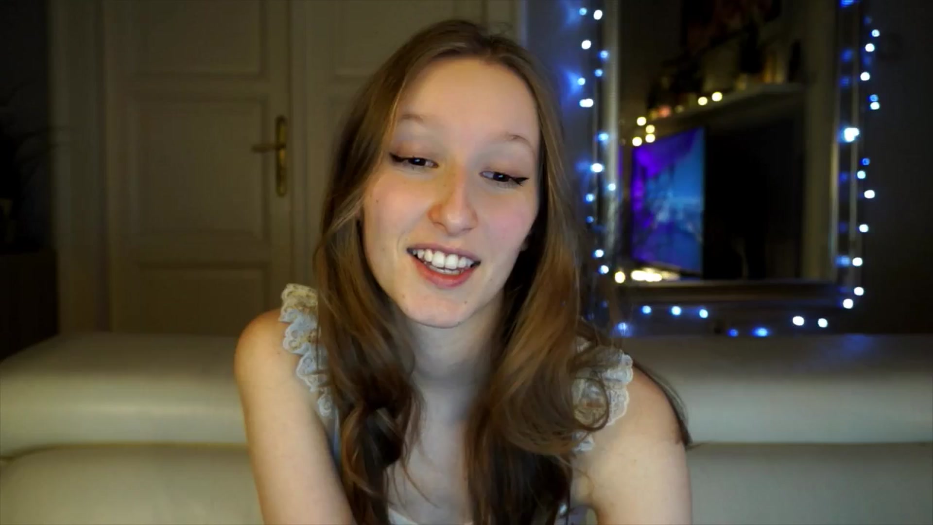 Gallery image thumbnail from Sw33t_g1rl's myfreecams stream on, 03/18/2026, 19:00 image 9 of 20