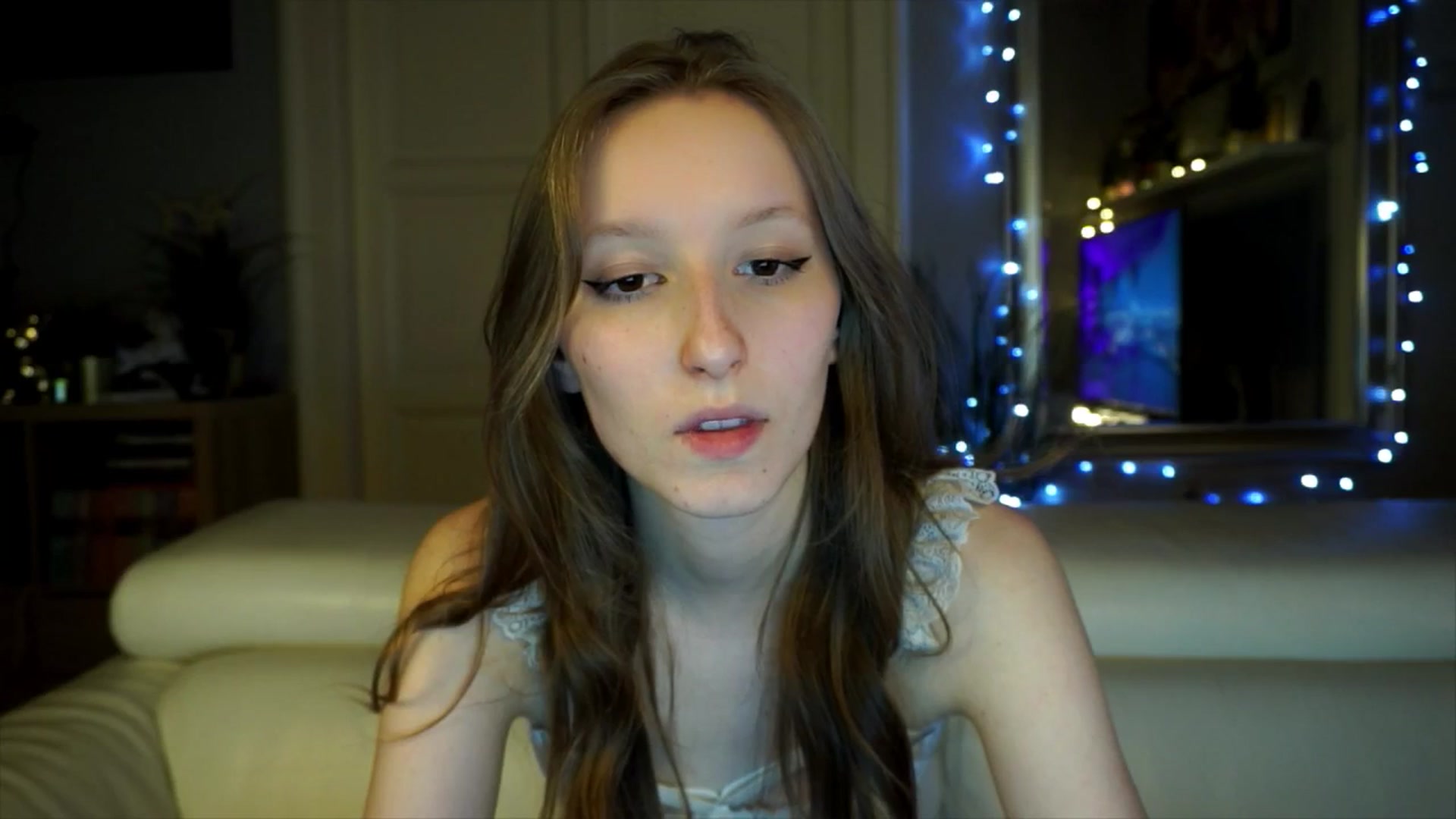 Gallery image thumbnail from Sw33t_g1rl's myfreecams stream on, 03/18/2026, 20:34 image 14 of 20