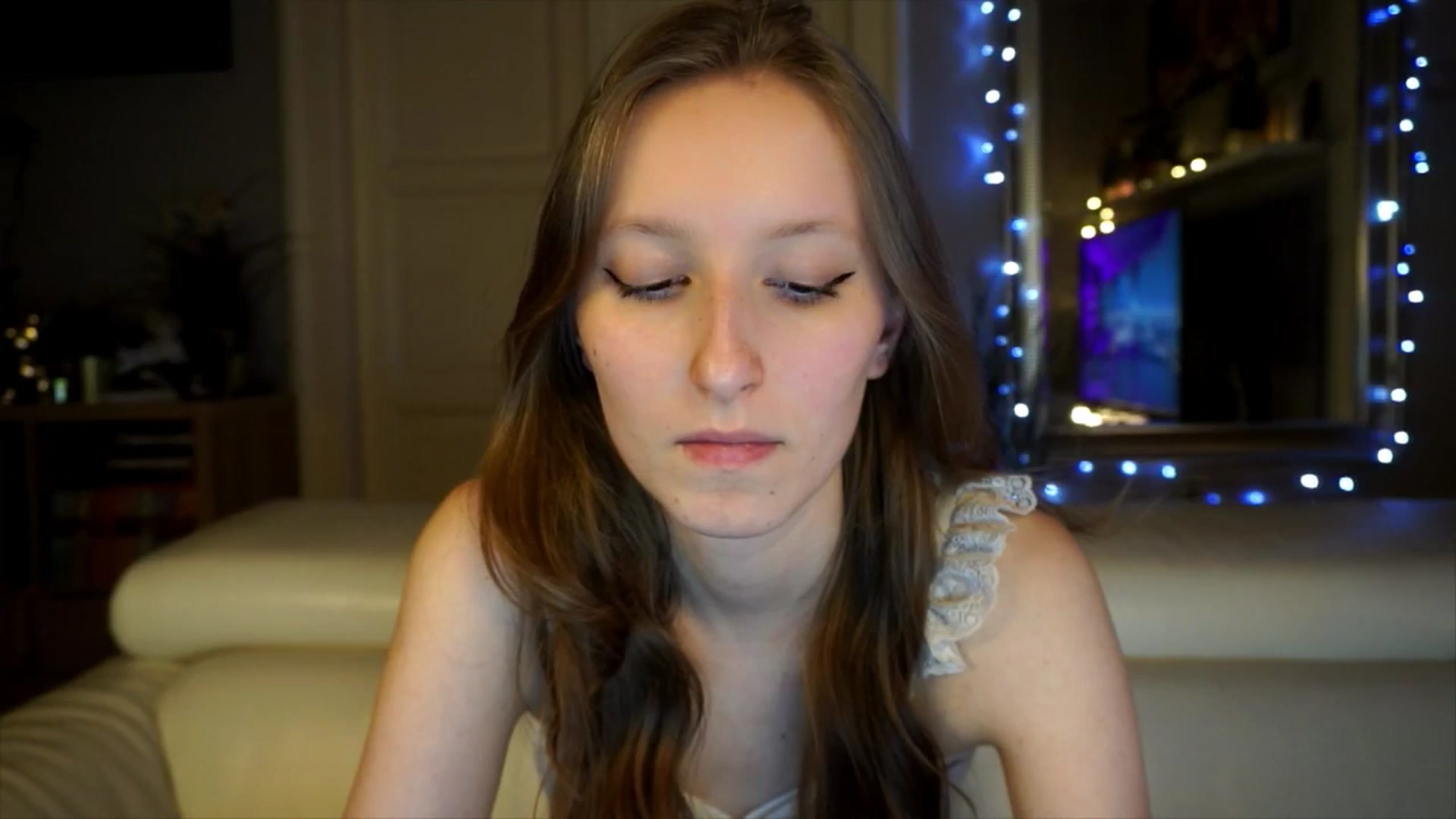 Gallery image thumbnail from Sw33t_g1rl's myfreecams stream on, 03/18/2026, 20:34 image 17 of 20