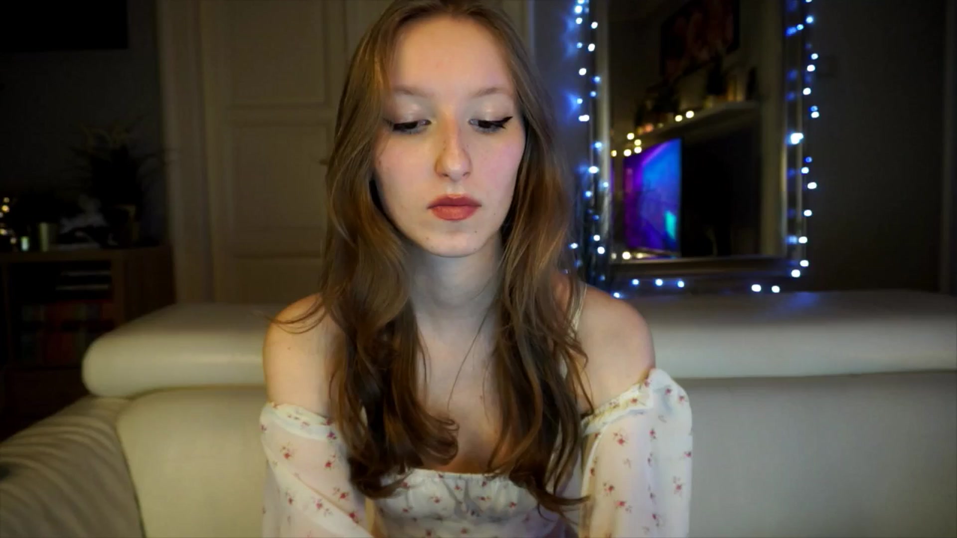 Gallery image thumbnail from Sw33t_g1rl's myfreecams stream on, 03/19/2026, 18:20 image 9 of 20