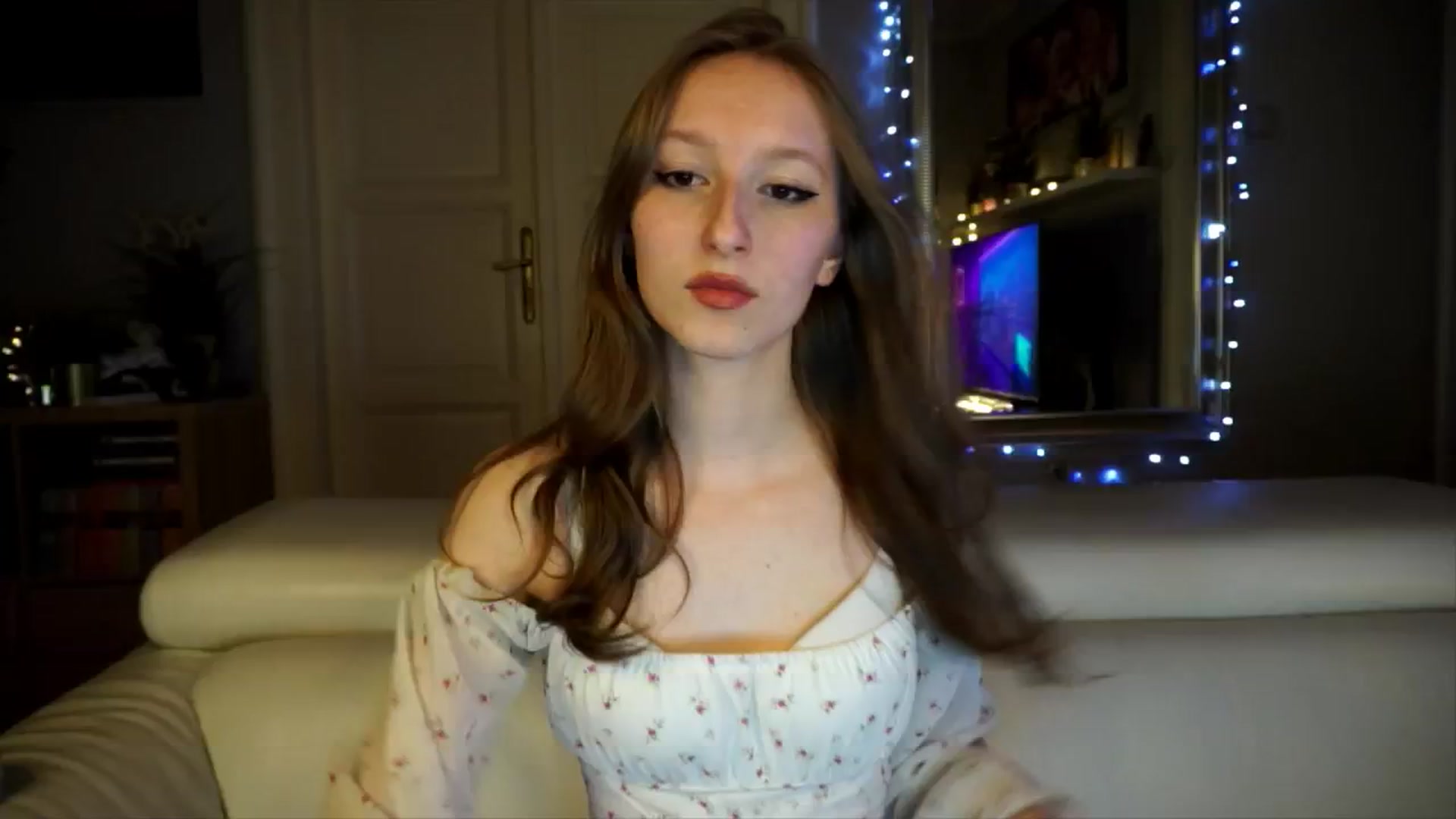 Gallery image thumbnail from Sw33t_g1rl's myfreecams stream on, 03/19/2026, 18:20 image 6 of 20