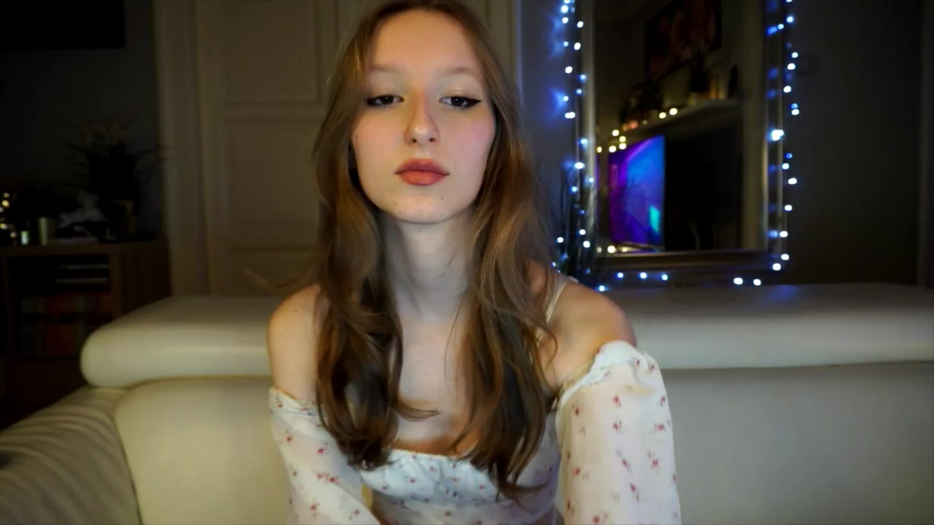 Gallery image thumbnail from Sw33t_g1rl's myfreecams stream on, 03/19/2026, 18:20 image 8 of 20