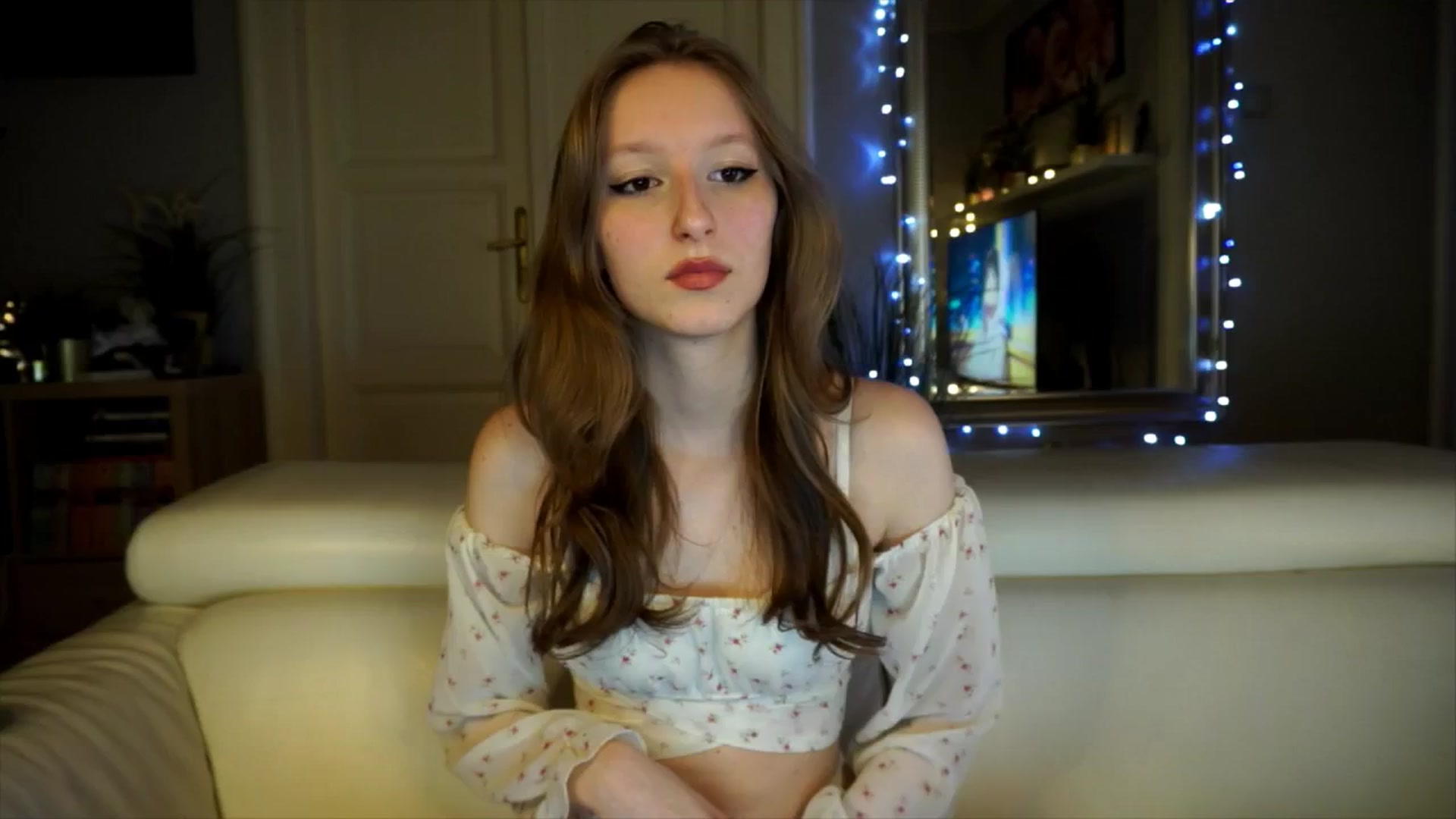 Gallery image thumbnail from Sw33t_g1rl's myfreecams stream on, 03/19/2026, 18:20 image 16 of 20
