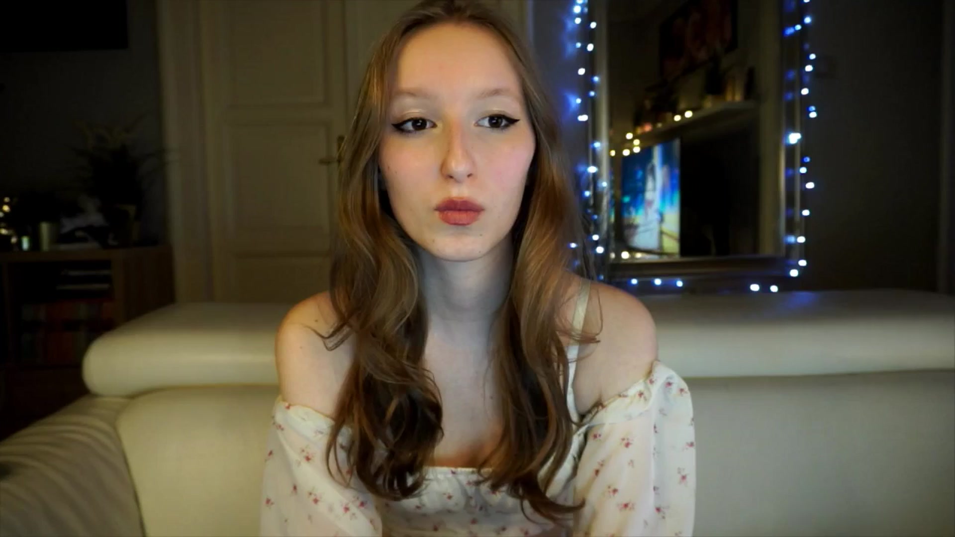 Gallery image thumbnail from Sw33t_g1rl's myfreecams stream on, 03/19/2026, 18:20 image 12 of 20