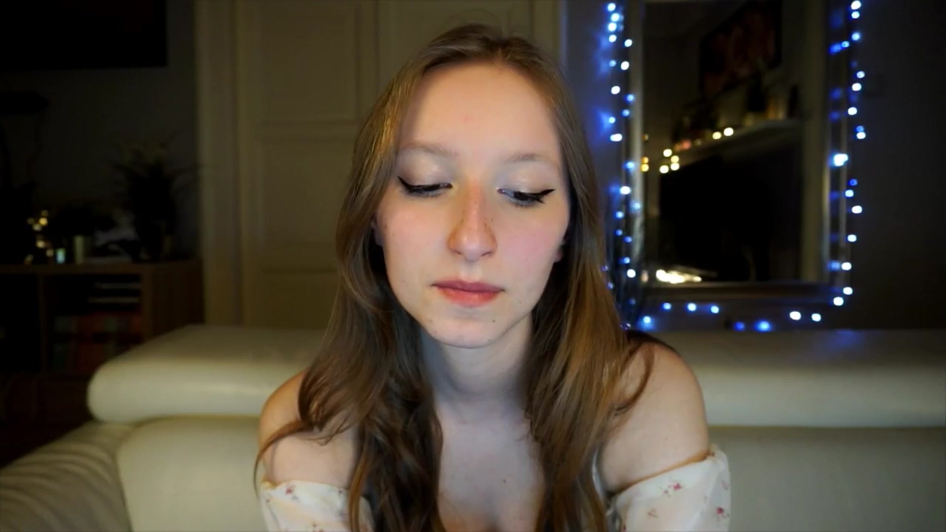 Gallery image thumbnail from Sw33t_g1rl's myfreecams stream on, 03/19/2026, 21:12 image 12 of 20