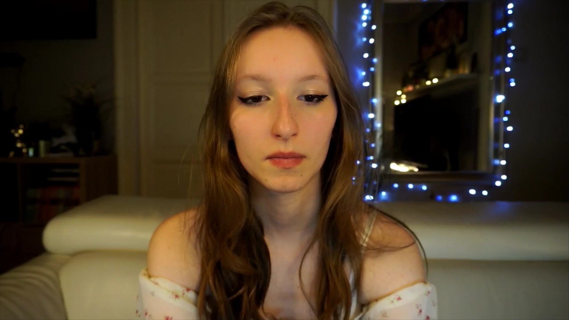 Gallery image thumbnail from Sw33t_g1rl's myfreecams stream on, 03/19/2026, 21:12 image 16 of 20