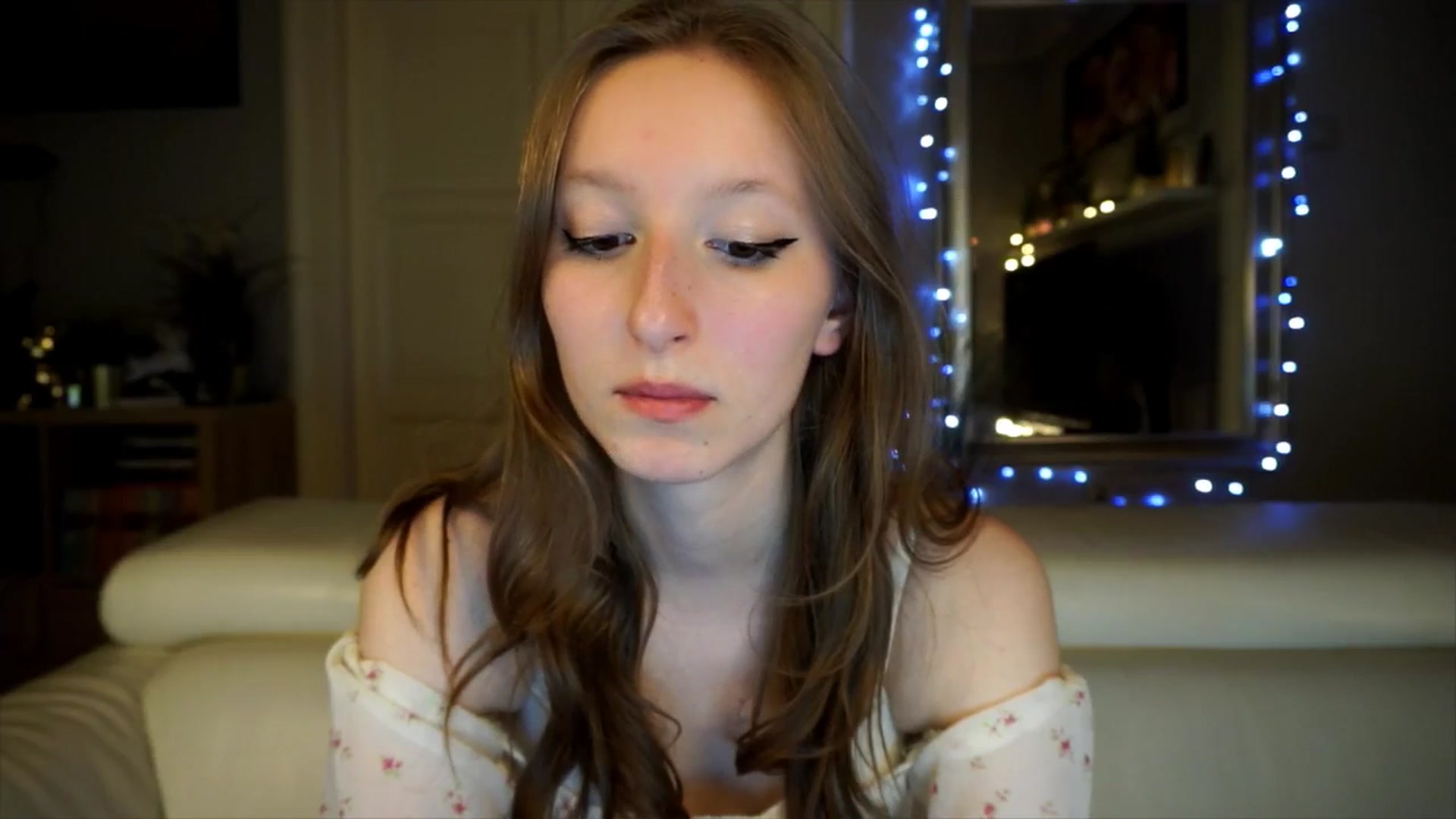 Gallery image thumbnail from Sw33t_g1rl's myfreecams stream on, 03/19/2026, 21:12 image 14 of 20