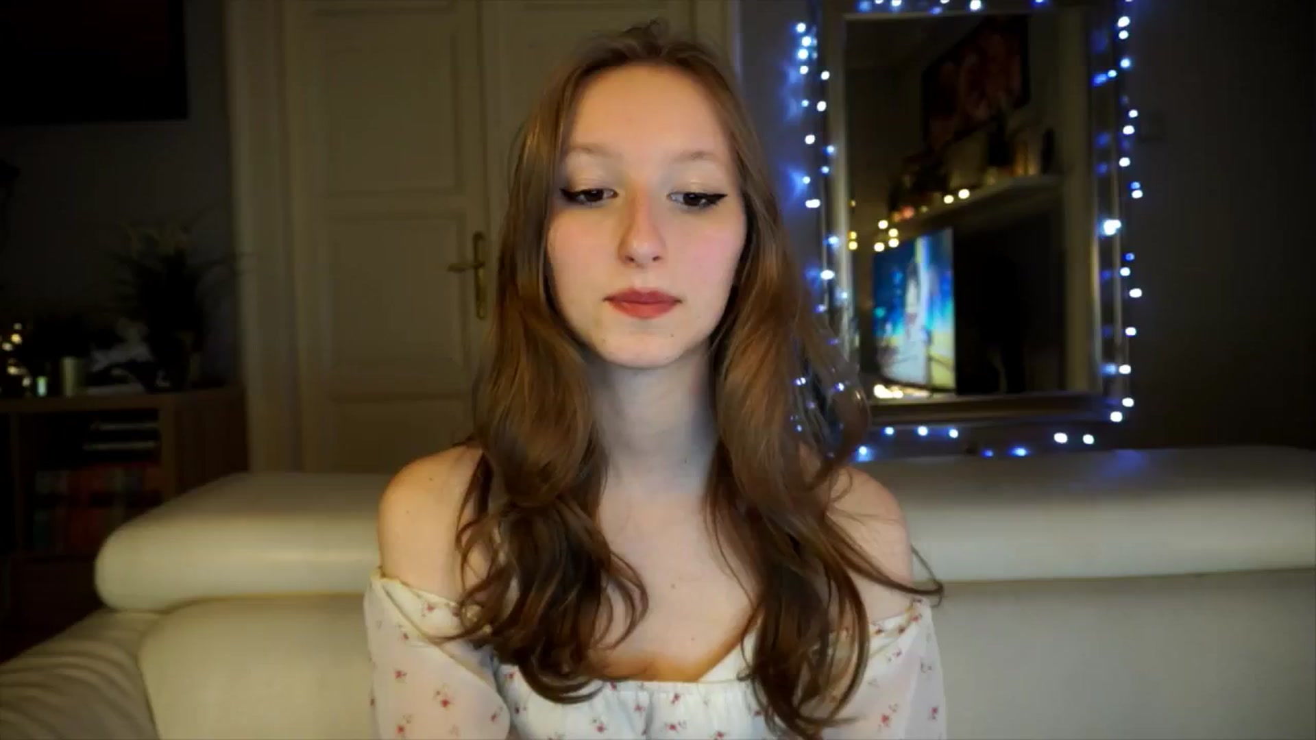 Gallery image thumbnail from Sw33t_g1rl's myfreecams stream on, 03/19/2026, 21:12 image 1 of 20