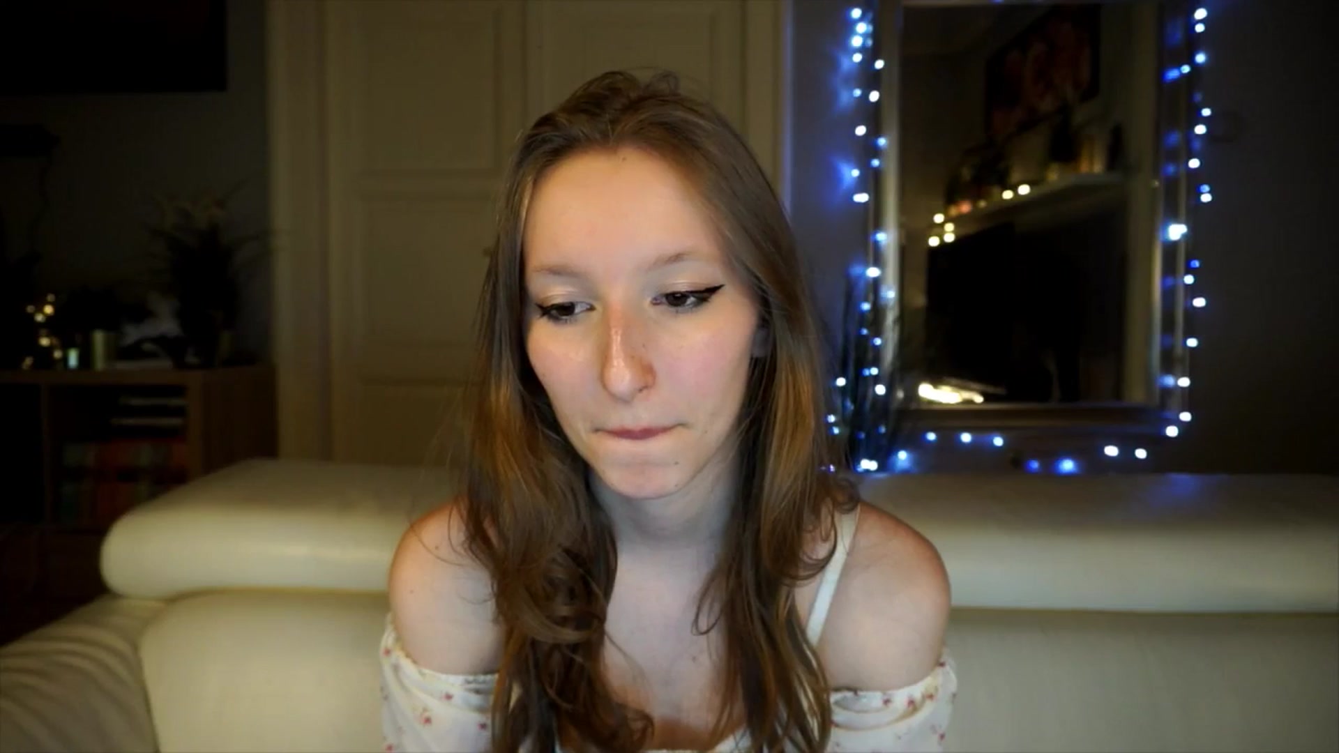 Gallery image thumbnail from Sw33t_g1rl's myfreecams stream on, 03/19/2026, 21:12 image 18 of 20