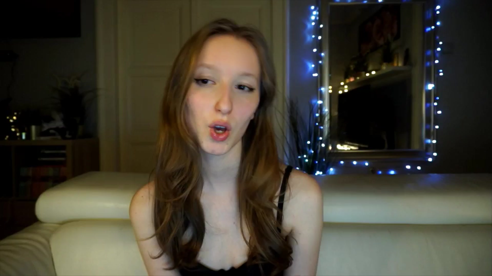 Gallery image thumbnail from Sw33t_g1rl's myfreecams stream on, 03/20/2026, 21:43 image 17 of 20