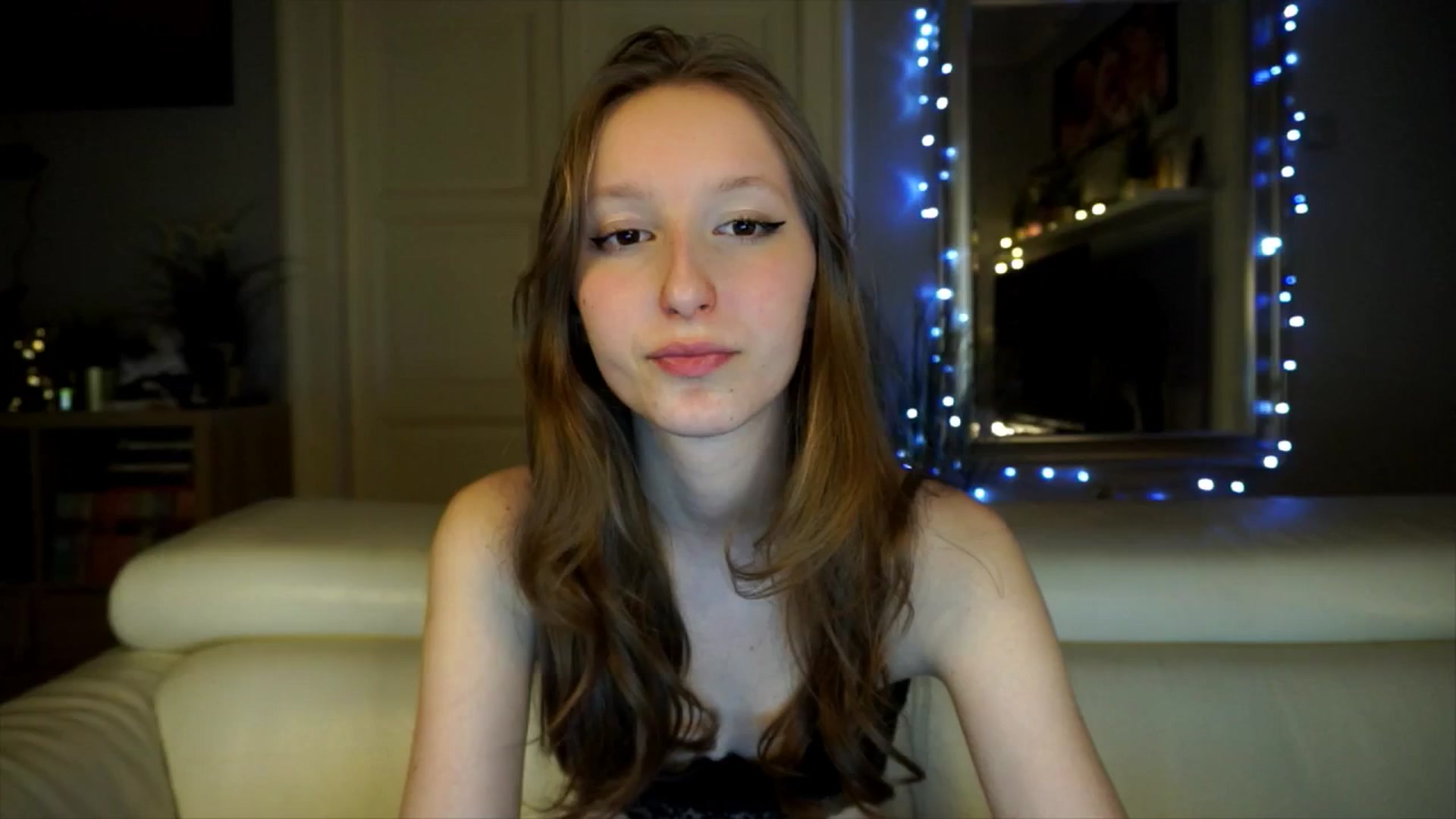 Gallery image thumbnail from Sw33t_g1rl's myfreecams stream on, 03/20/2026, 21:43 image 10 of 20