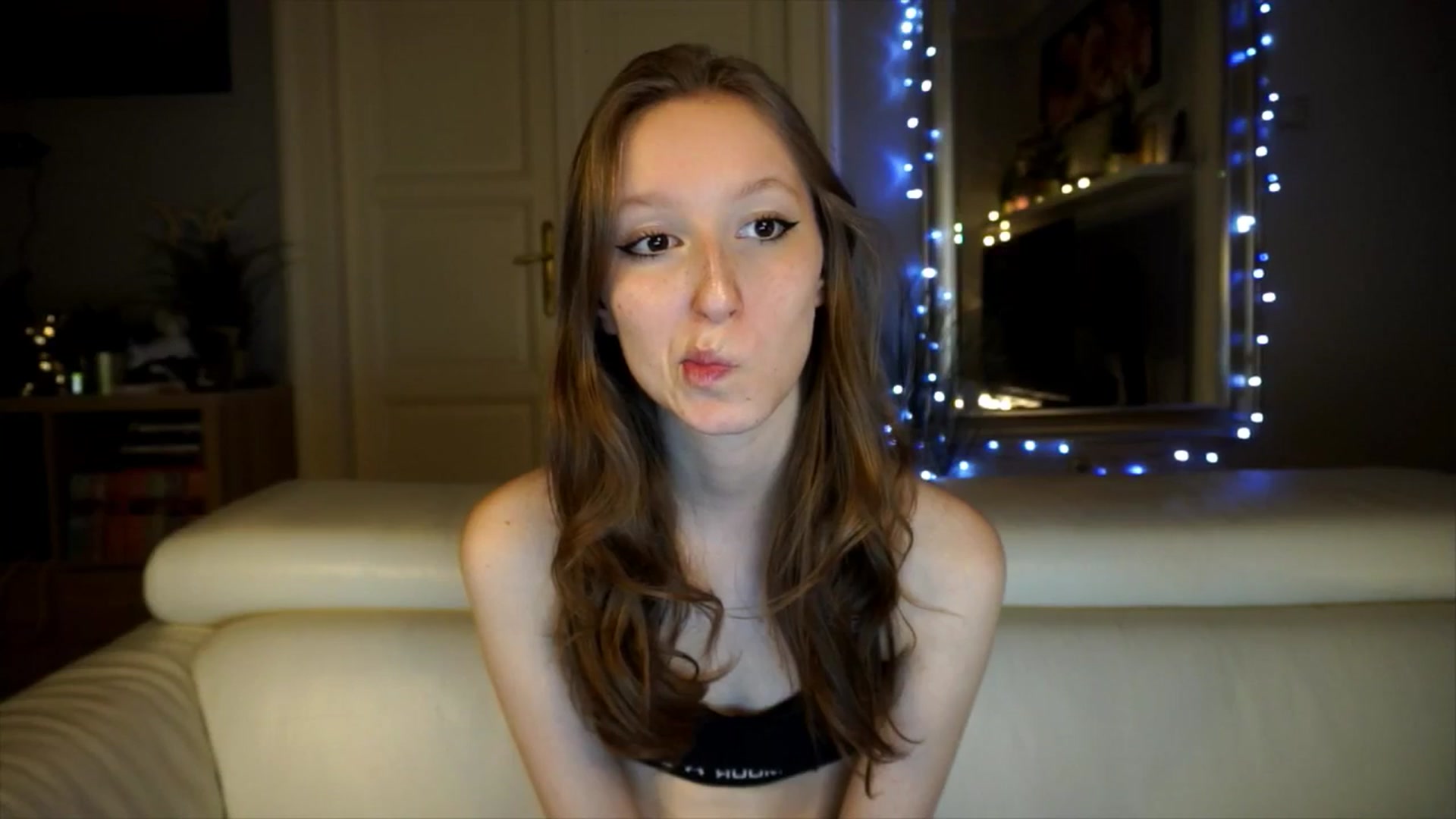 Gallery image thumbnail from Sw33t_g1rl's myfreecams stream on, 03/21/2026, 17:11 image 6 of 20