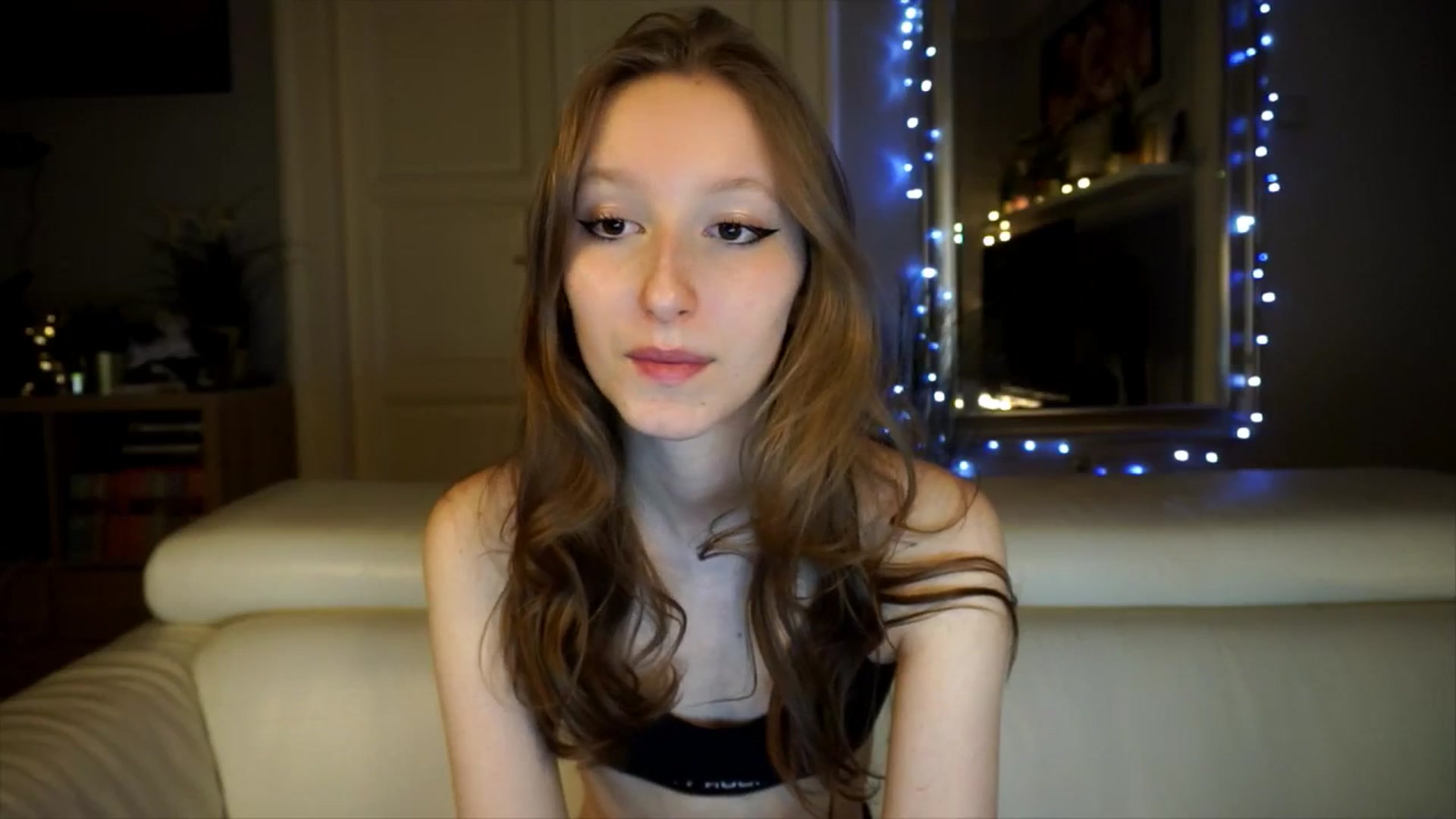 Gallery image thumbnail from Sw33t_g1rl's myfreecams stream on, 03/21/2026, 17:11 image 2 of 20