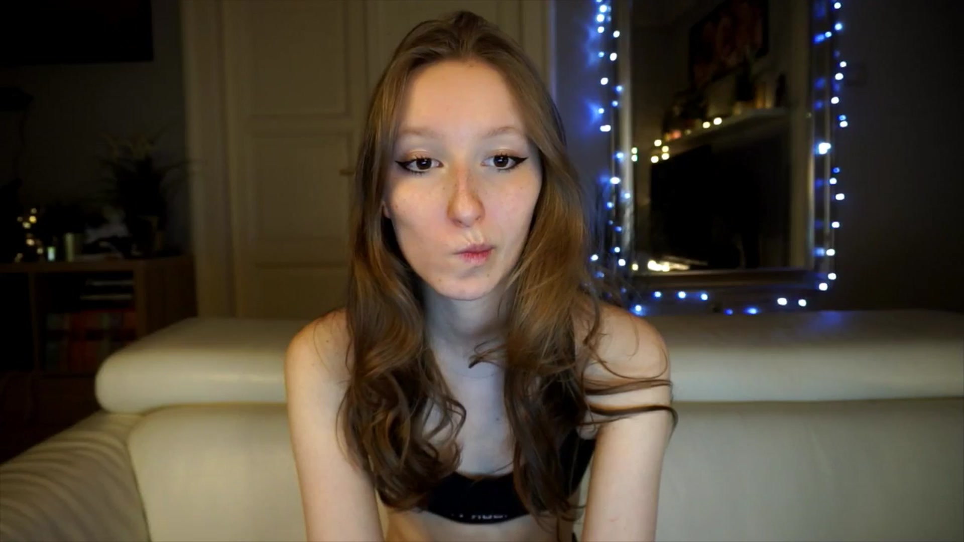 Gallery image thumbnail from Sw33t_g1rl's myfreecams stream on, 03/21/2026, 17:11 image 3 of 20