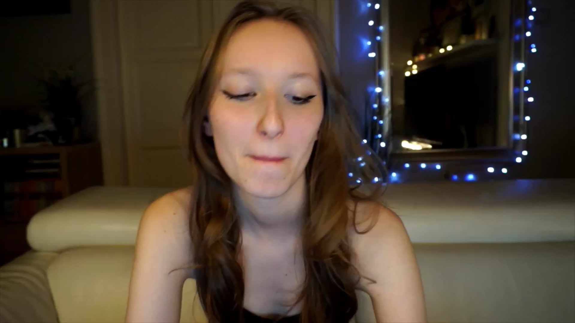 Gallery image thumbnail from Sw33t_g1rl's myfreecams stream on, 03/21/2026, 21:35 image 18 of 20