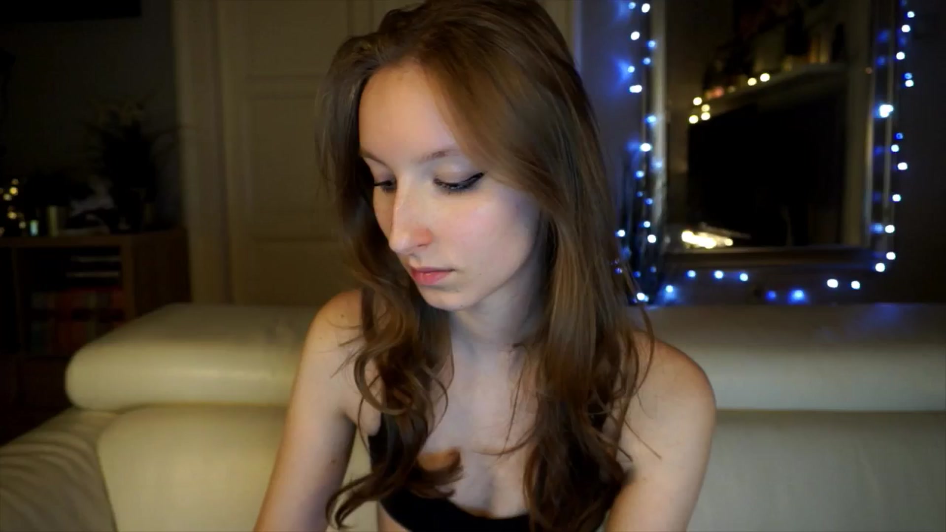 Gallery image thumbnail from Sw33t_g1rl's myfreecams stream on, 03/21/2026, 21:35 image 15 of 20