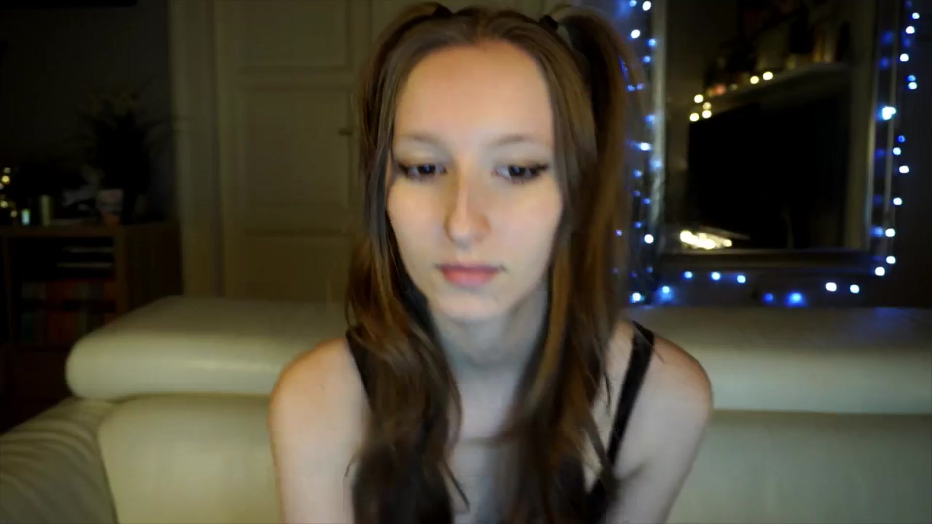 Gallery image thumbnail from Sw33t_g1rl's myfreecams stream on, 03/22/2026, 17:51 image 20 of 20