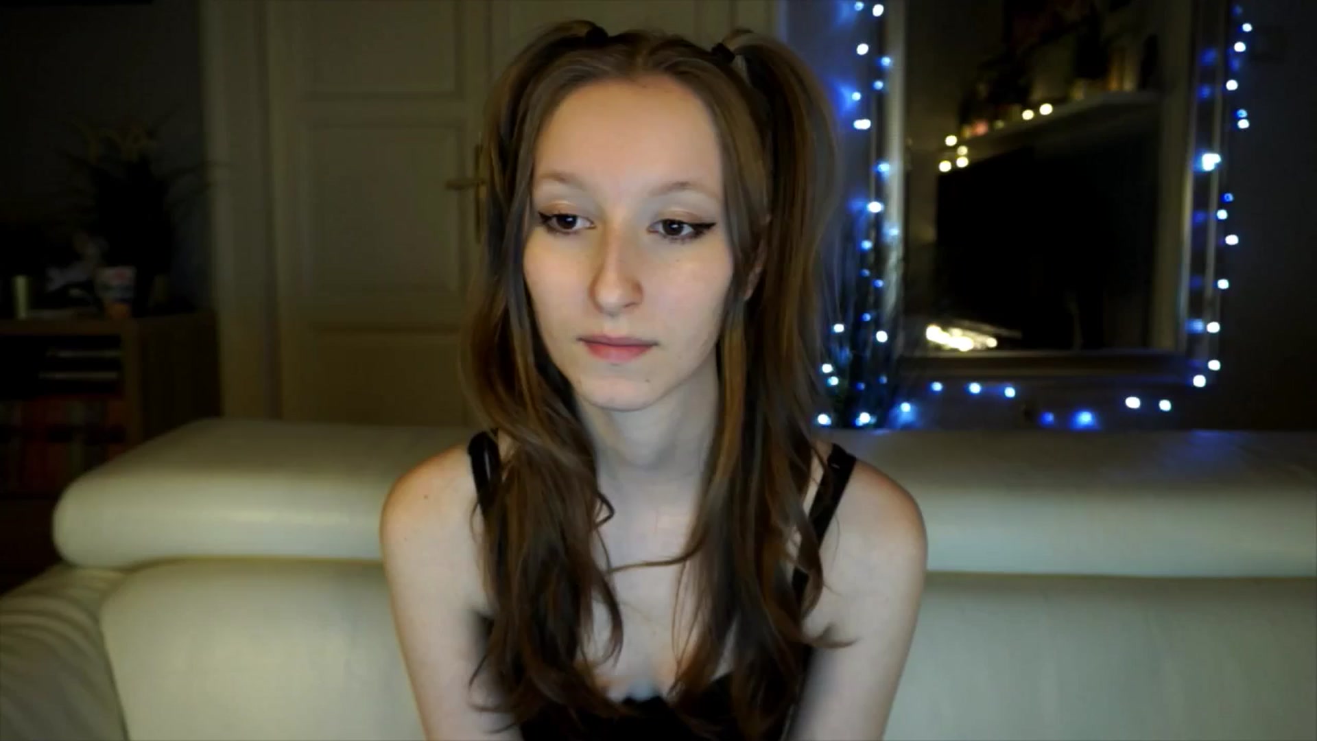 Gallery image thumbnail from Sw33t_g1rl's myfreecams stream on, 03/22/2026, 17:51 image 1 of 20