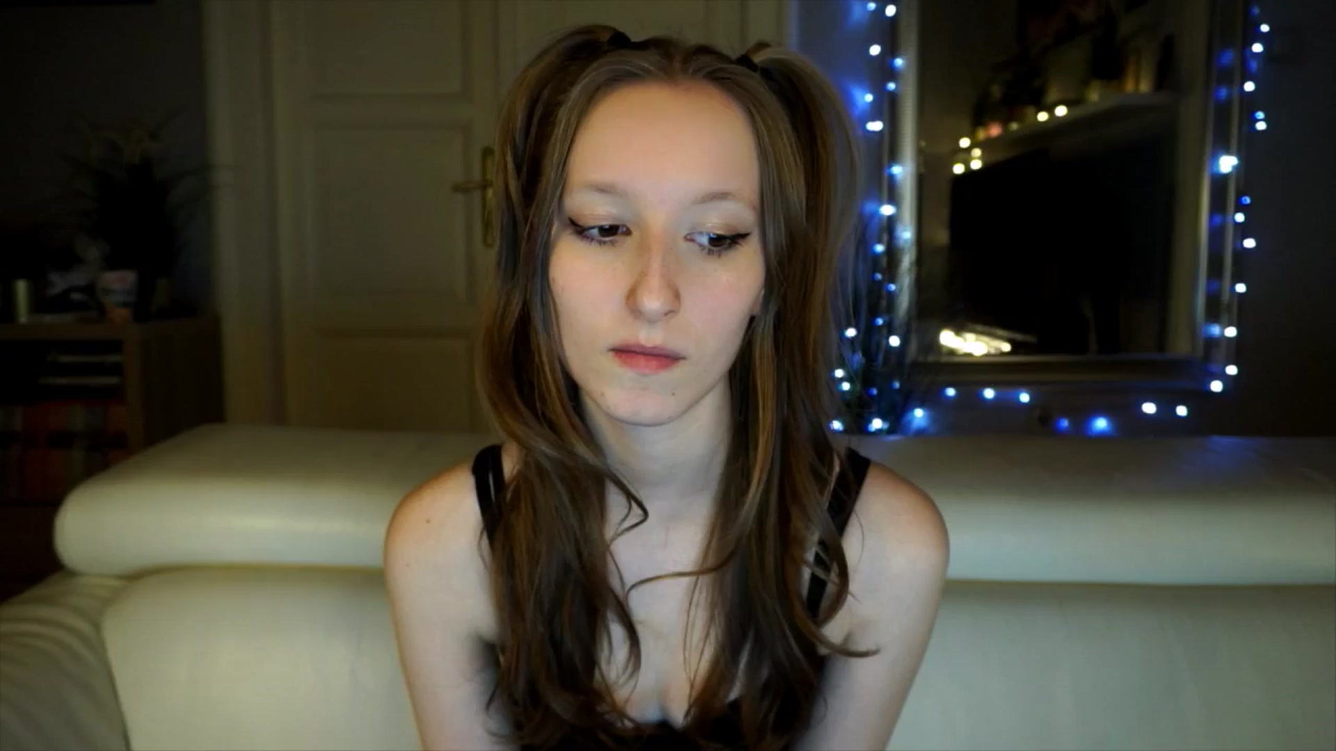 Gallery image thumbnail from Sw33t_g1rl's myfreecams stream on, 03/22/2026, 17:51 image 5 of 20