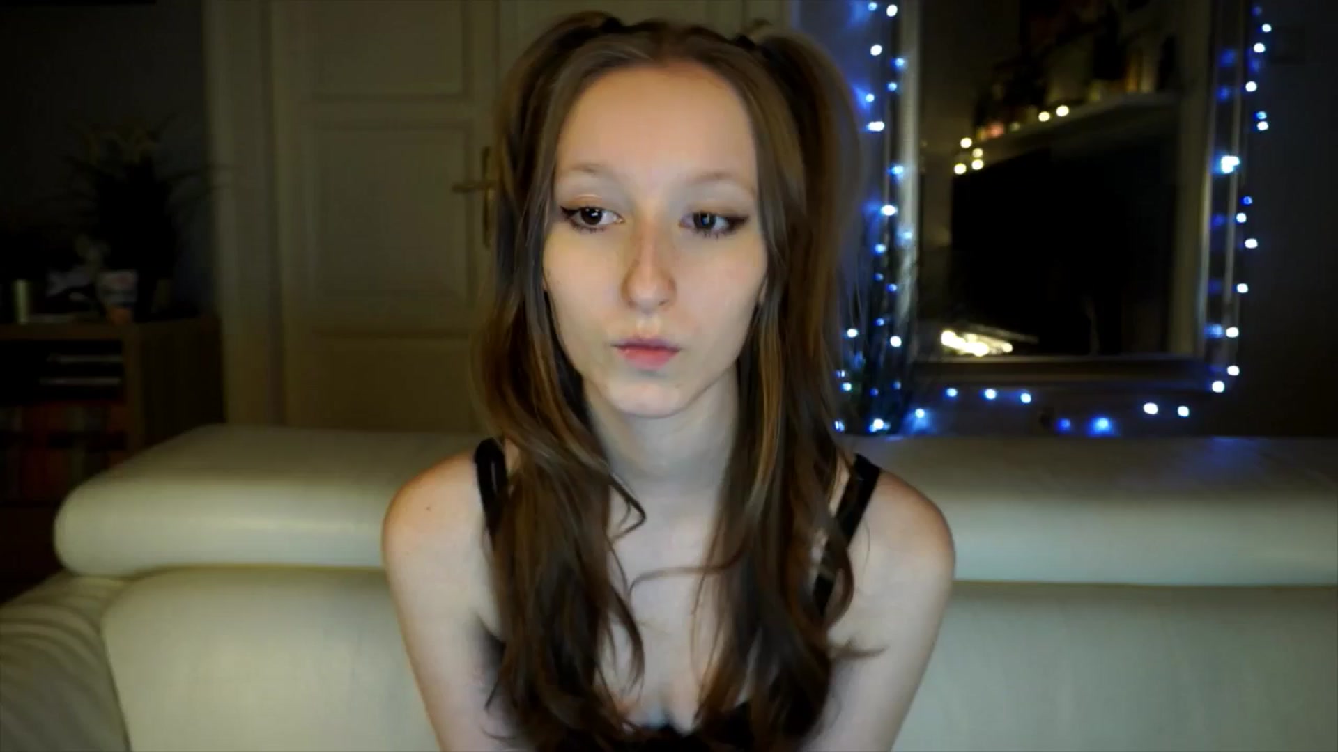 Gallery image thumbnail from Sw33t_g1rl's myfreecams stream on, 03/22/2026, 17:51 image 7 of 20