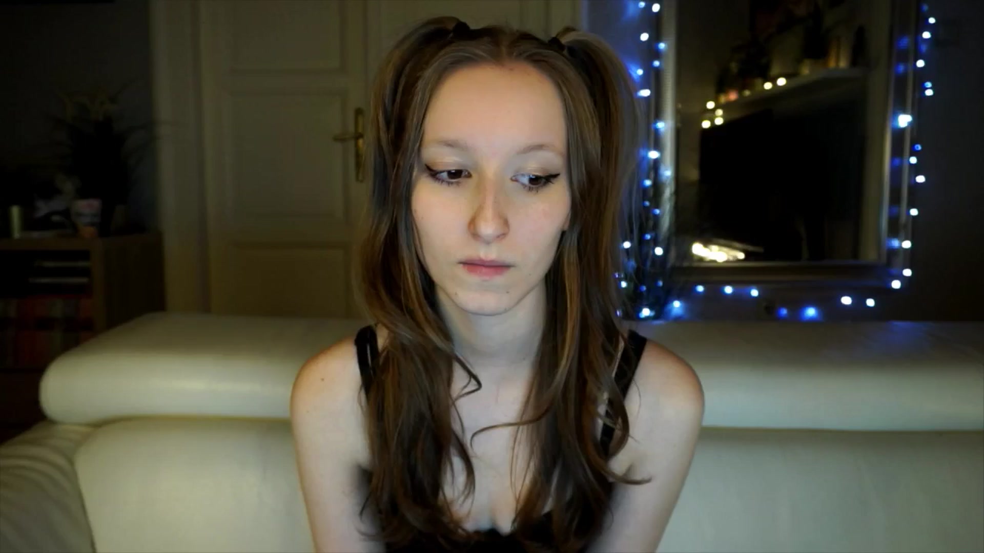 Gallery image thumbnail from Sw33t_g1rl's myfreecams stream on, 03/22/2026, 17:51 image 6 of 20