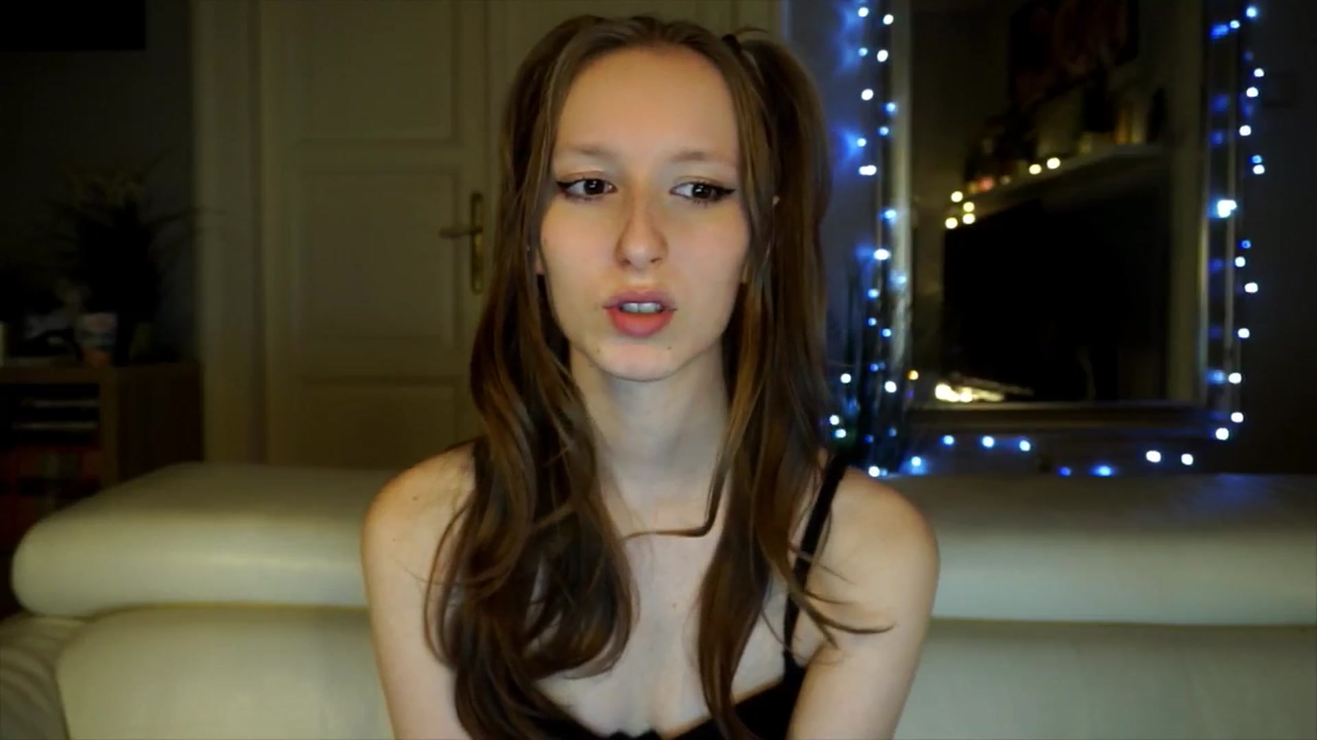 Gallery image thumbnail from Sw33t_g1rl's myfreecams stream on, 03/22/2026, 20:27 image 6 of 20