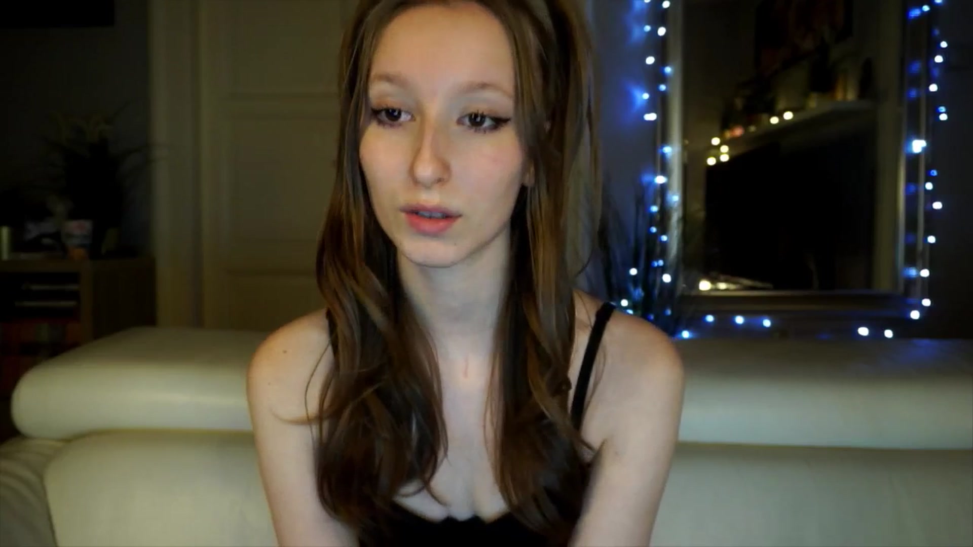 Gallery image thumbnail from Sw33t_g1rl's myfreecams stream on, 03/22/2026, 20:27 image 16 of 20