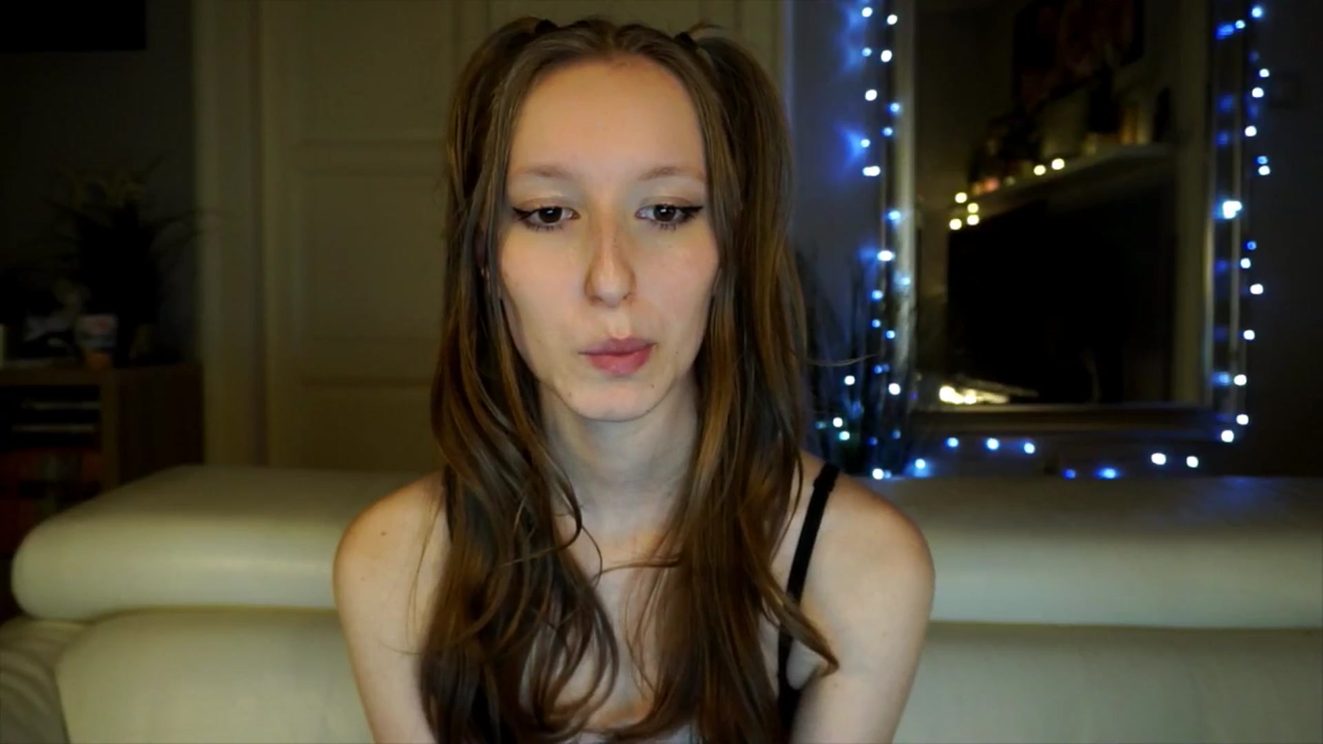 Gallery image thumbnail from Sw33t_g1rl's myfreecams stream on, 03/22/2026, 20:27 image 8 of 20