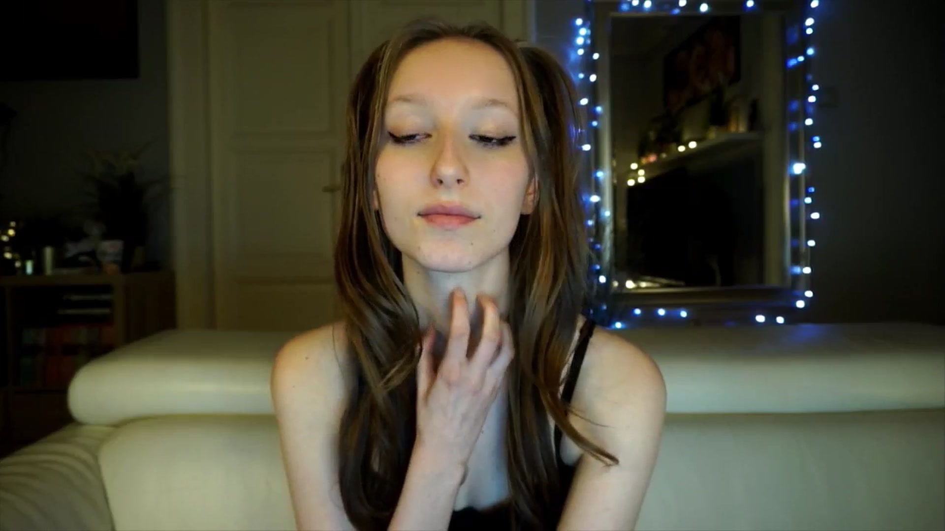 Gallery image thumbnail from Sw33t_g1rl's myfreecams stream on, 03/22/2026, 20:27 image 3 of 20