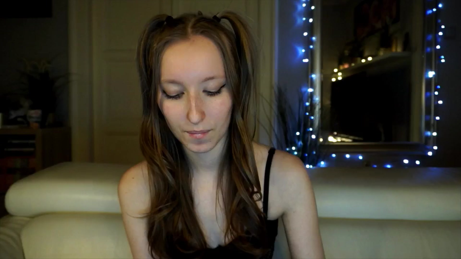 Gallery image thumbnail from Sw33t_g1rl's myfreecams stream on, 03/22/2026, 22:04 image 6 of 20