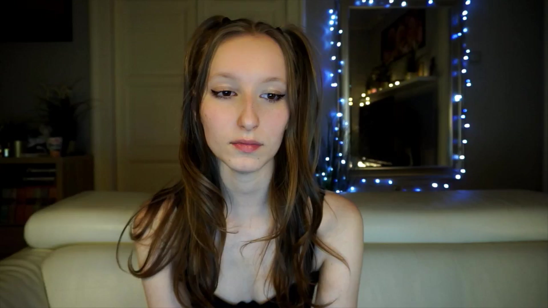 Gallery image thumbnail from Sw33t_g1rl's myfreecams stream on, 03/22/2026, 22:04 image 13 of 20