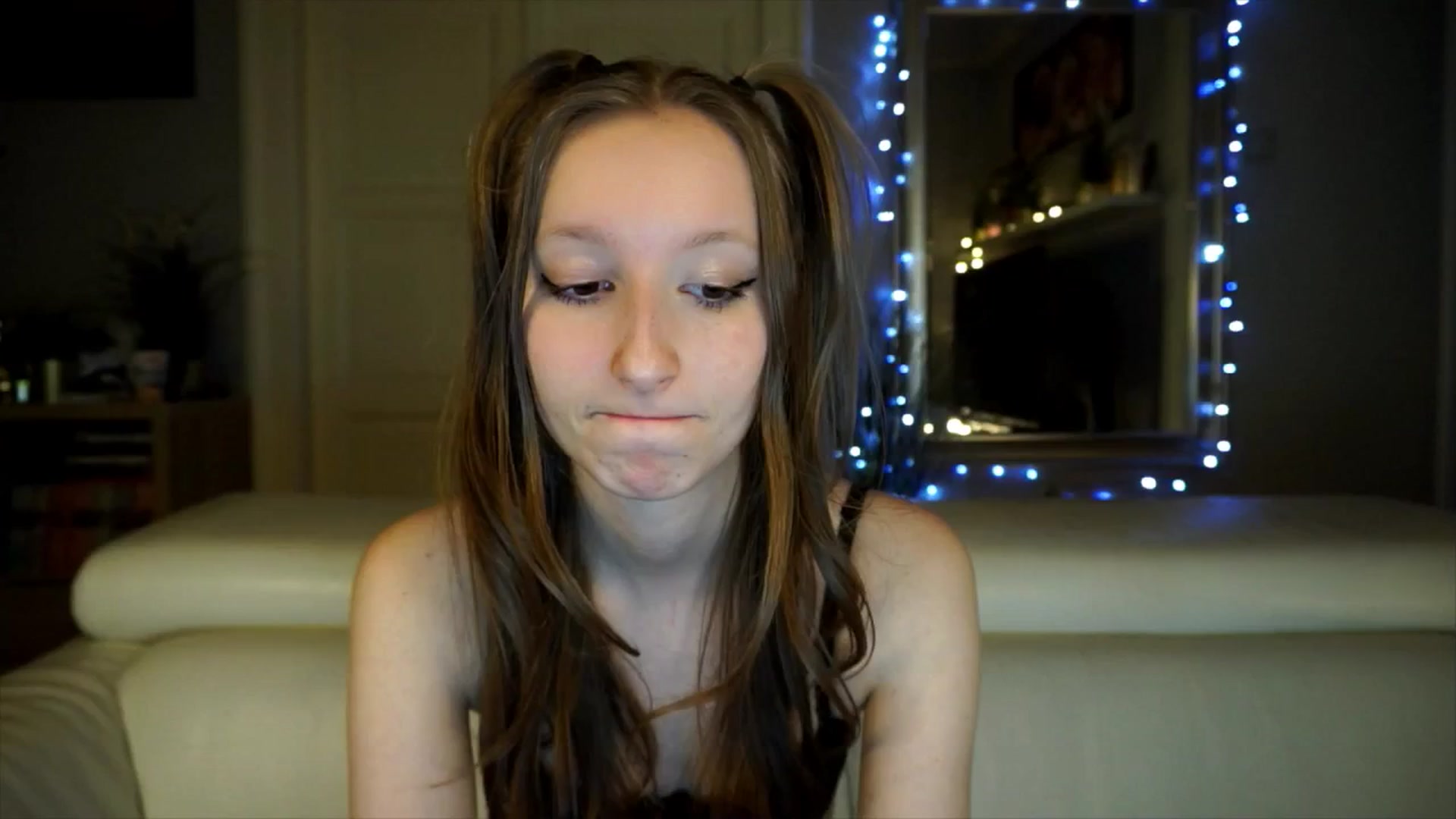 Gallery image thumbnail from Sw33t_g1rl's myfreecams stream on, 03/22/2026, 22:04 image 10 of 20