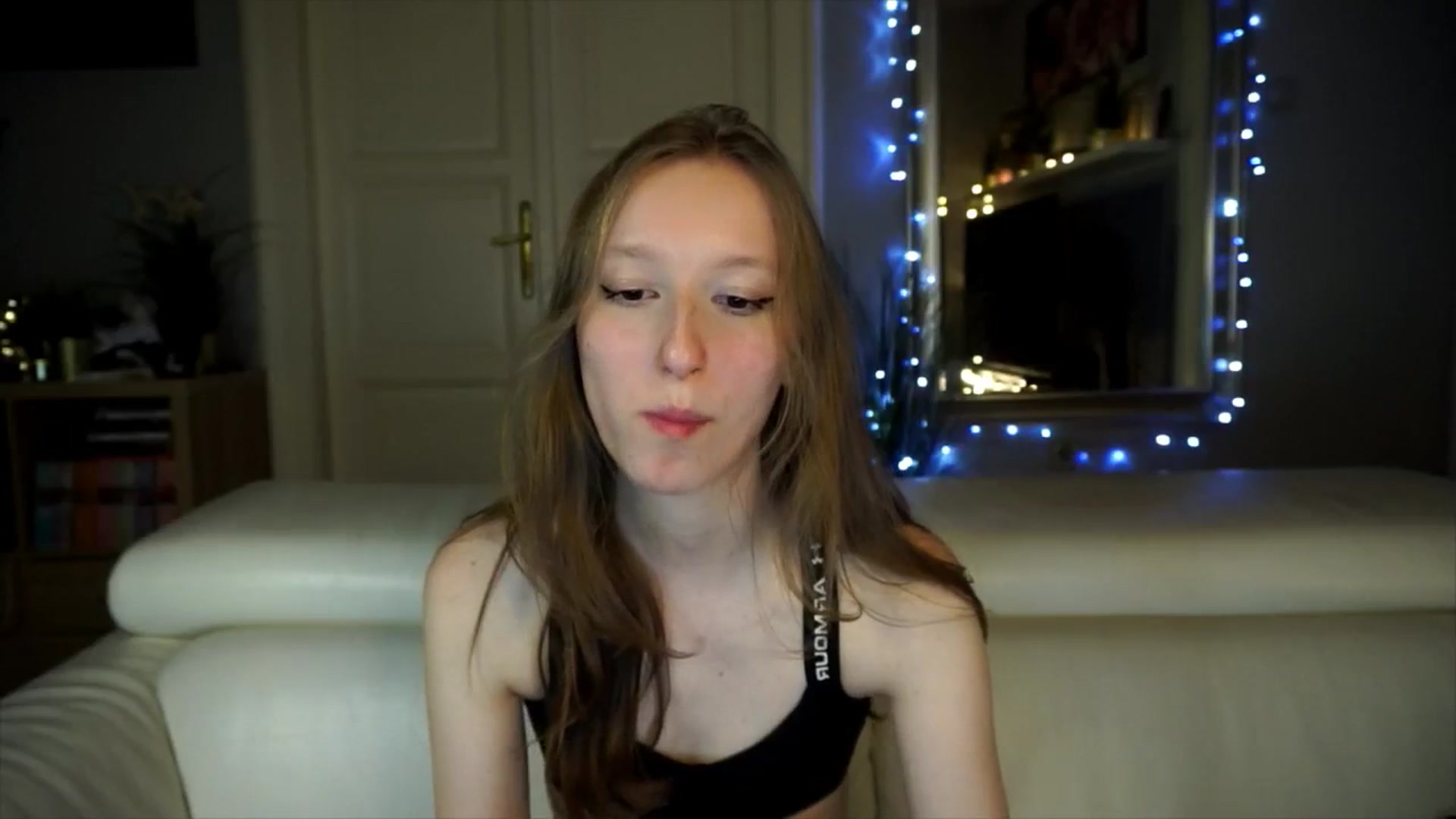 Gallery image thumbnail from Sw33t_g1rl's myfreecams stream on, 03/23/2026, 19:35 image 16 of 20