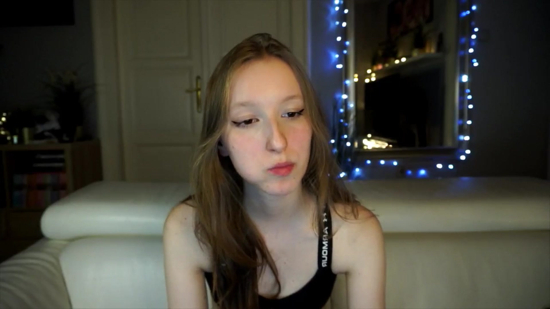 Gallery image thumbnail from Sw33t_g1rl's myfreecams stream on, 03/23/2026, 19:35 image 15 of 20