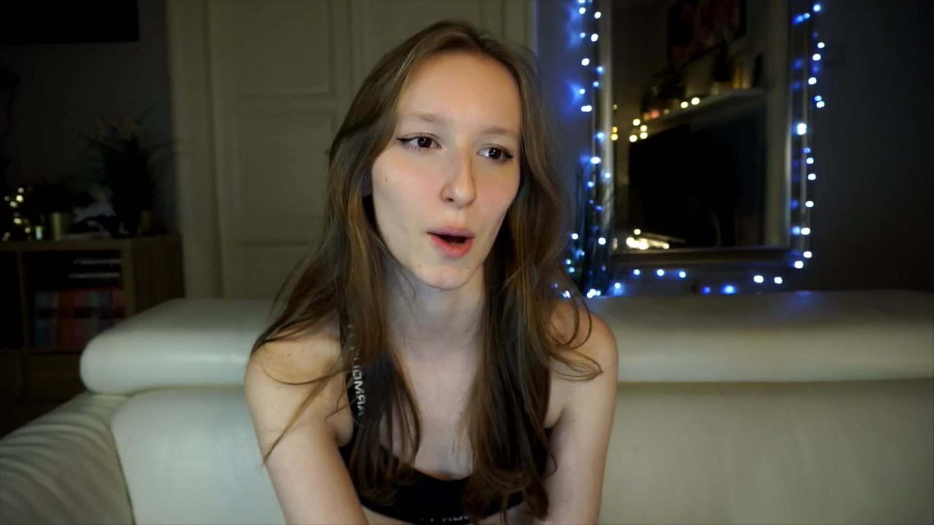 Gallery image thumbnail from Sw33t_g1rl's myfreecams stream on, 03/23/2026, 19:35 image 4 of 20
