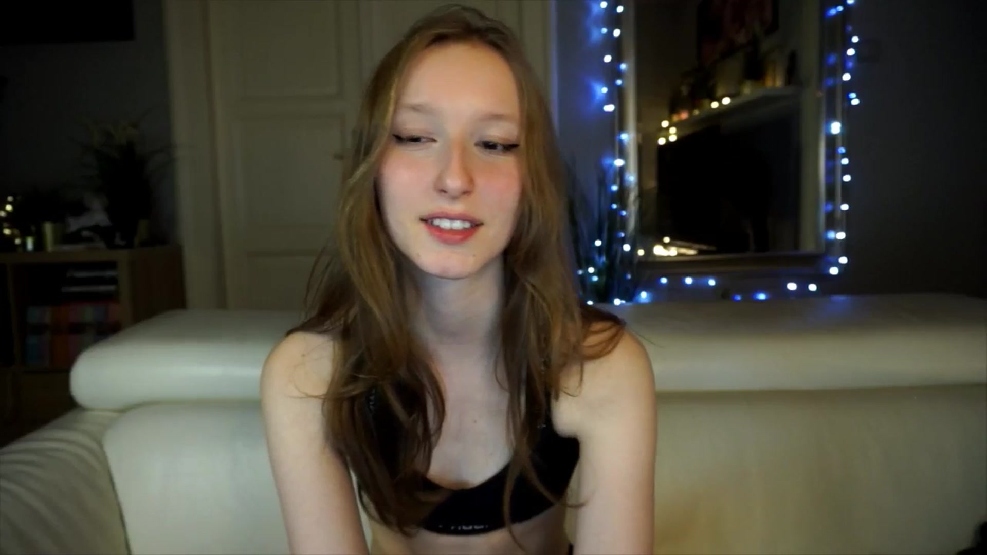 Gallery image thumbnail from Sw33t_g1rl's myfreecams stream on, 03/23/2026, 19:35 image 20 of 20
