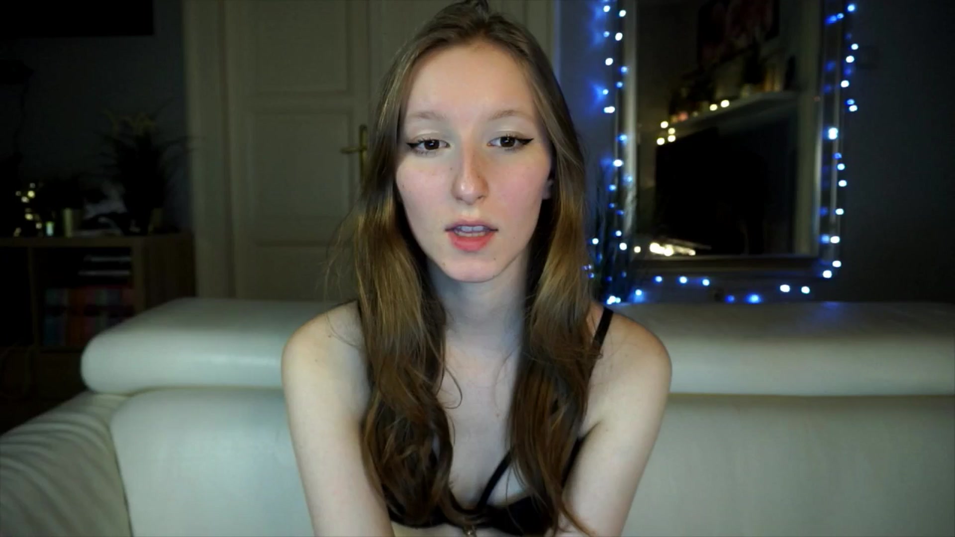 Gallery image thumbnail from Sw33t_g1rl's myfreecams stream on, 03/24/2026, 17:49 image 17 of 20
