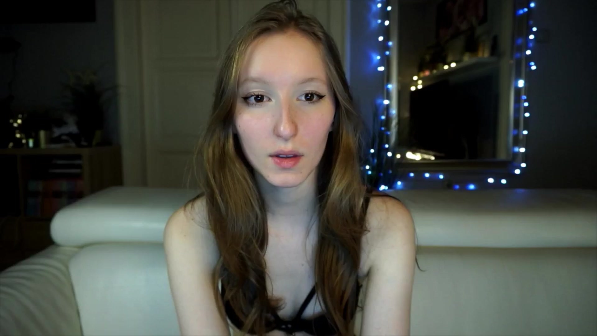 Gallery image thumbnail from Sw33t_g1rl's myfreecams stream on, 03/24/2026, 17:49 image 14 of 20