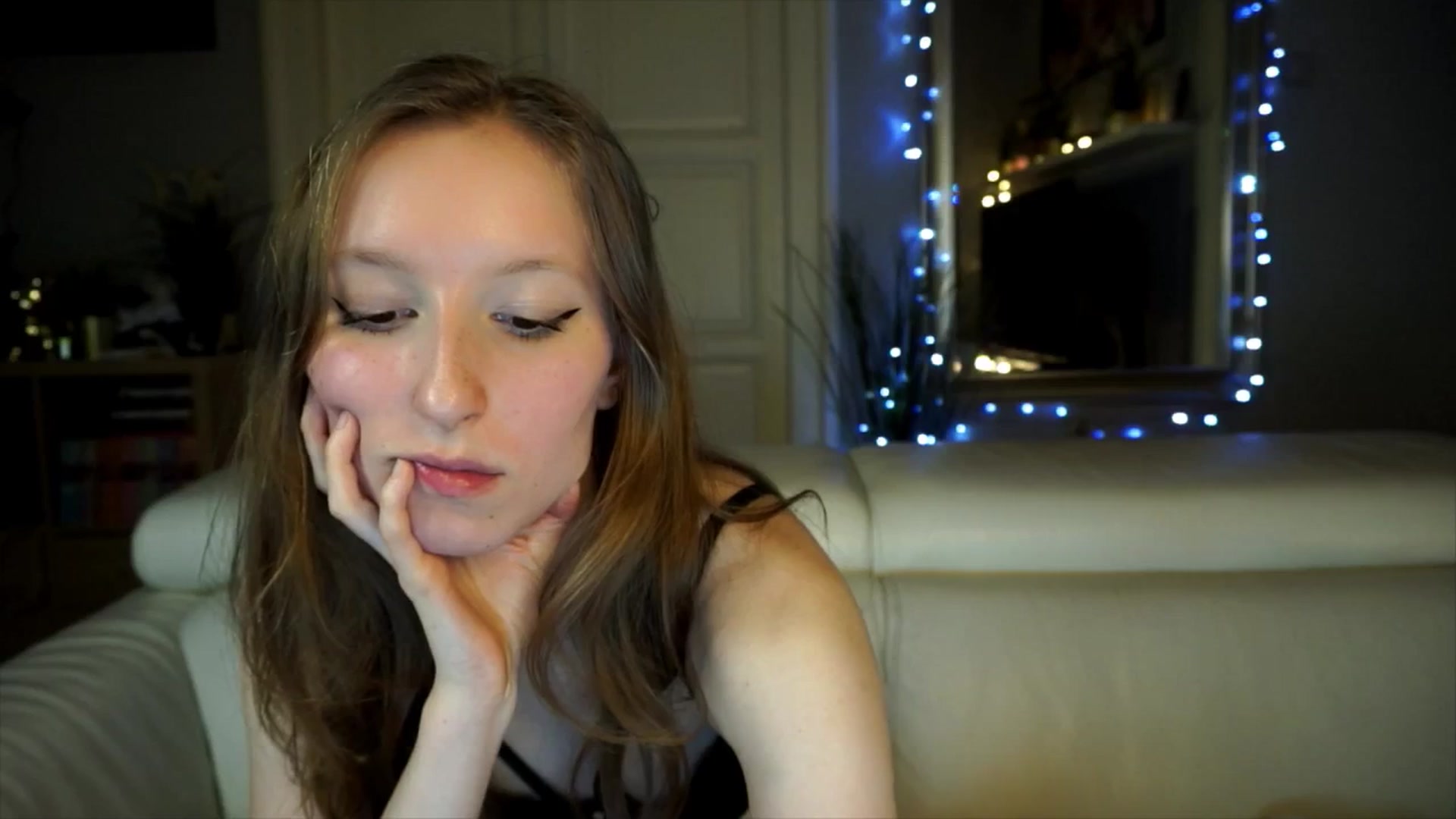 Gallery image thumbnail from Sw33t_g1rl's myfreecams stream on, 03/24/2026, 21:18 image 14 of 20
