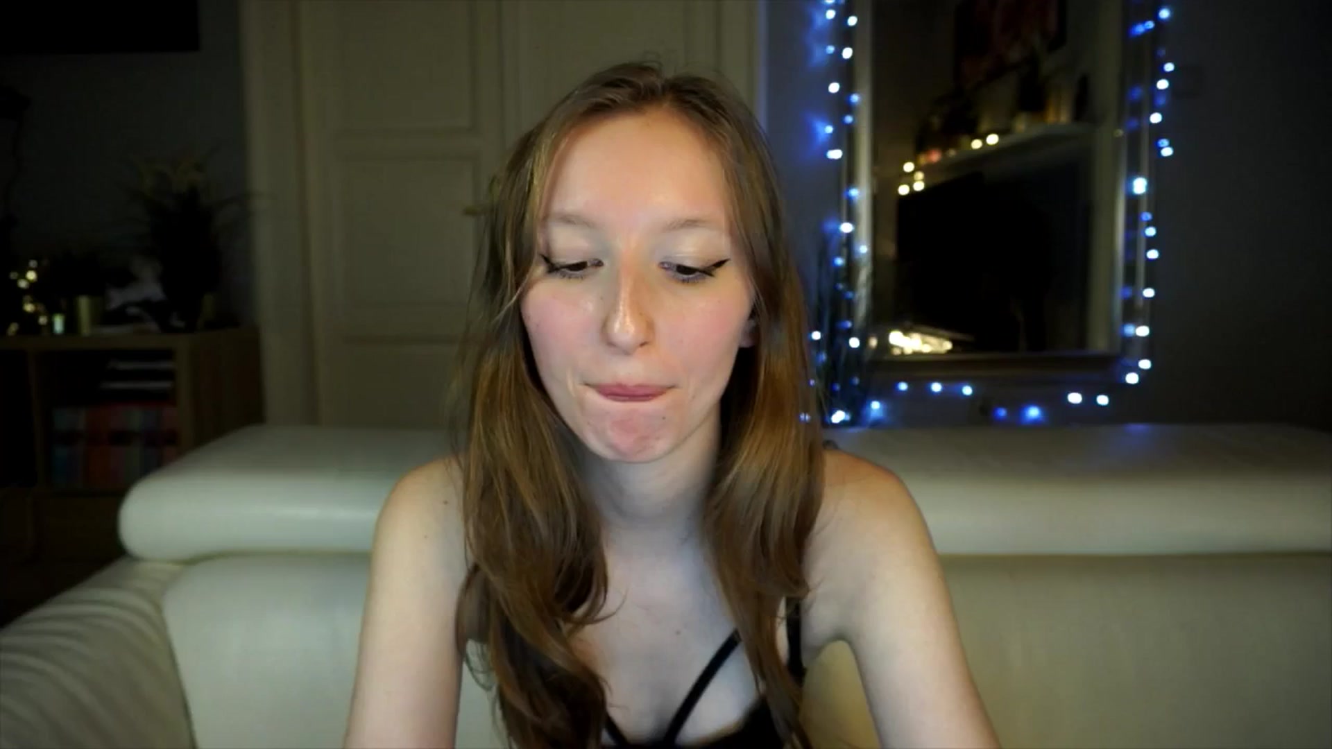 Gallery image thumbnail from Sw33t_g1rl's myfreecams stream on, 03/24/2026, 21:18 image 2 of 20