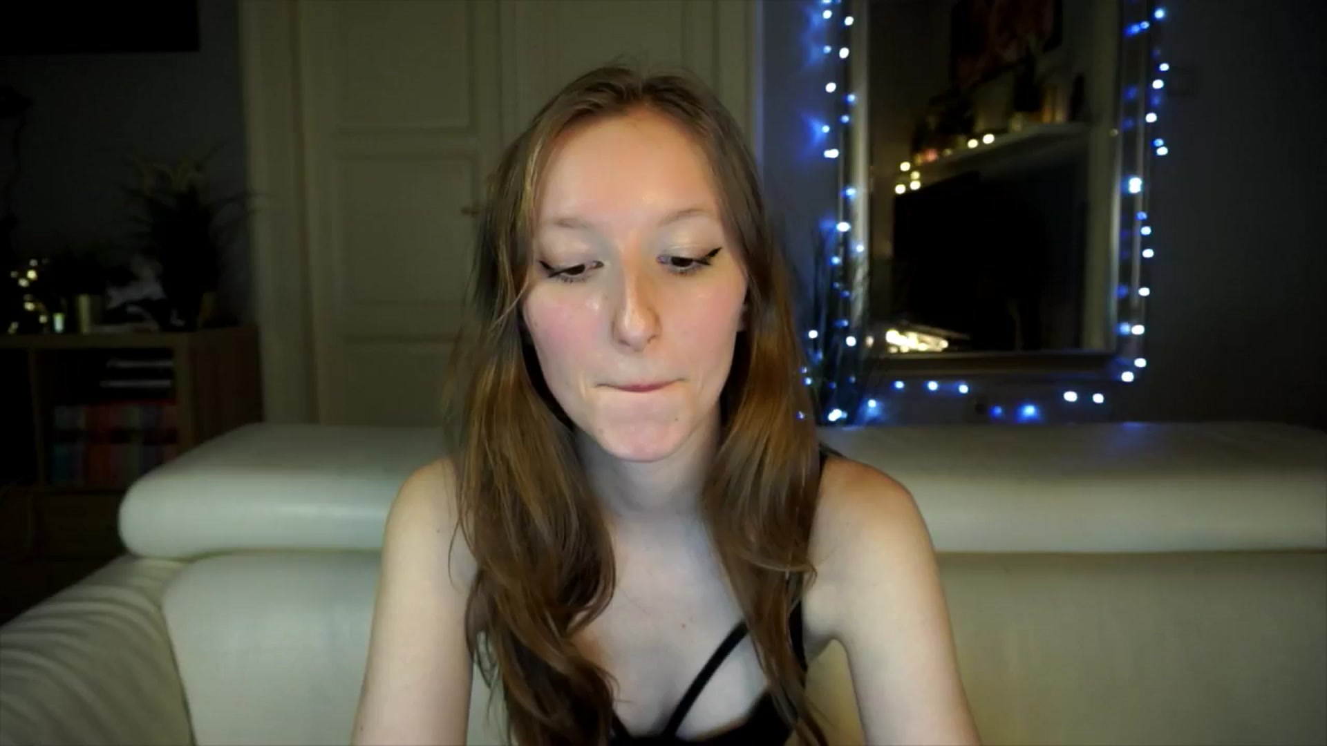 Gallery image thumbnail from Sw33t_g1rl's myfreecams stream on, 03/24/2026, 21:18 image 1 of 20
