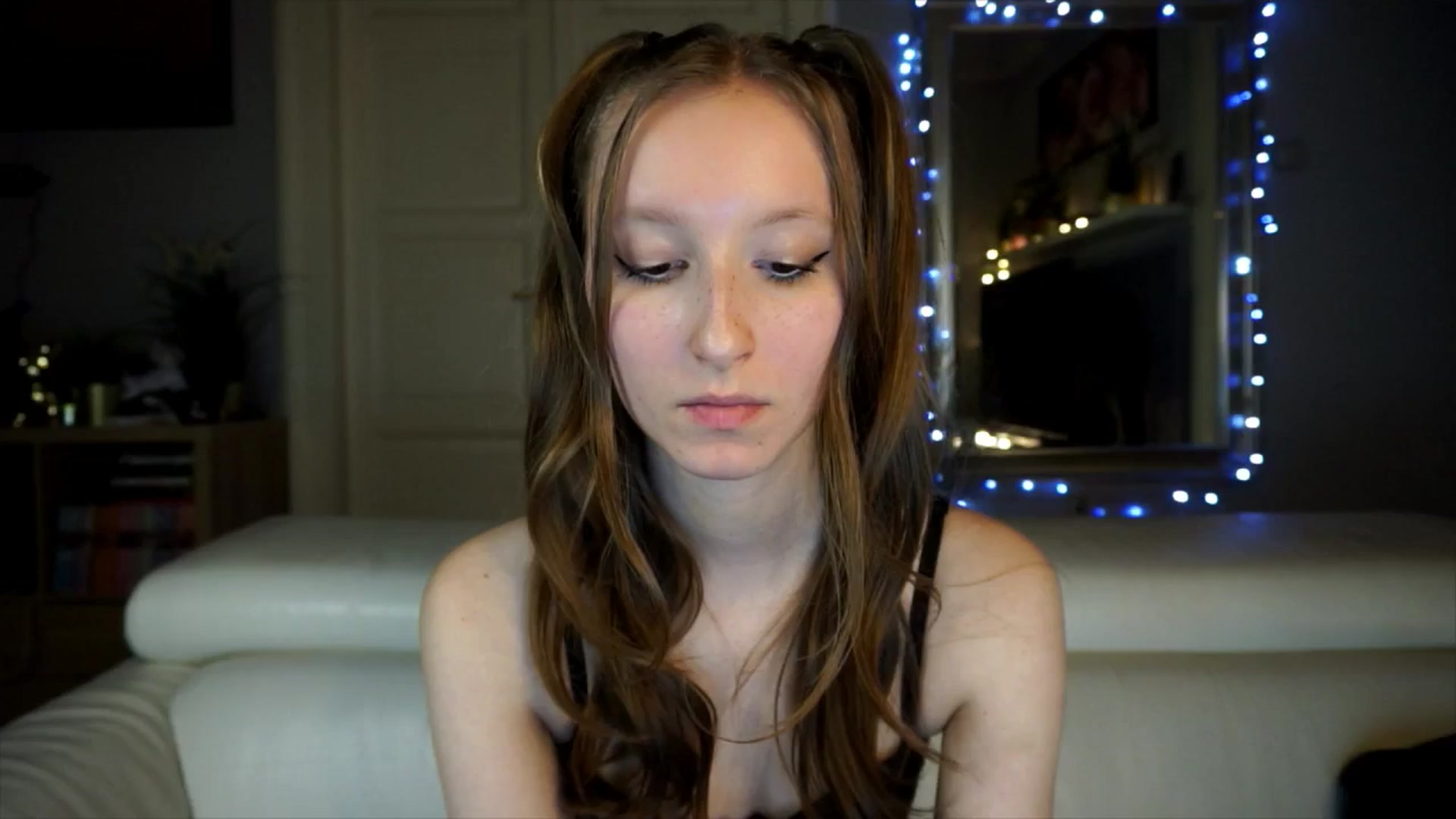 Gallery image thumbnail from Sw33t_g1rl's myfreecams stream on, 03/25/2026, 18:58 image 5 of 20
