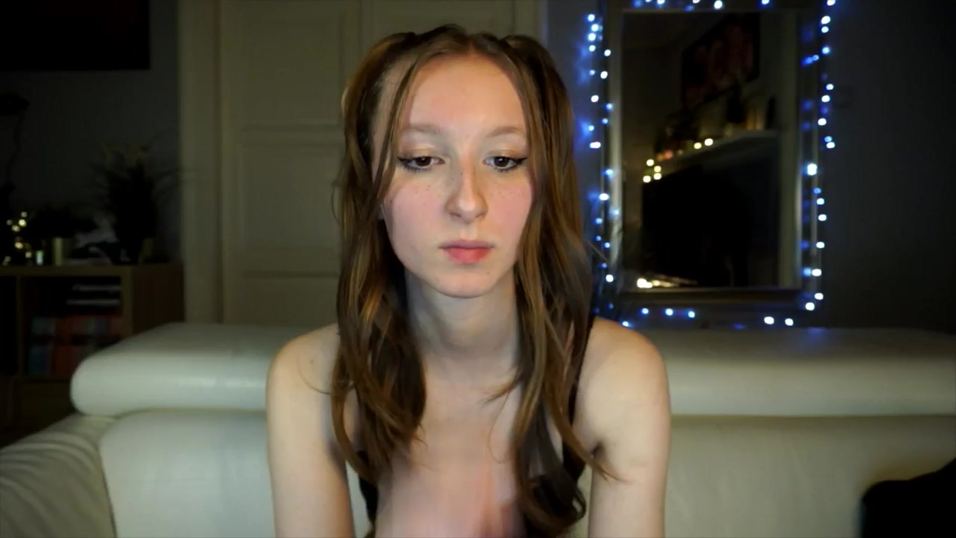 Gallery image thumbnail from Sw33t_g1rl's myfreecams stream on, 03/25/2026, 18:58 image 13 of 20
