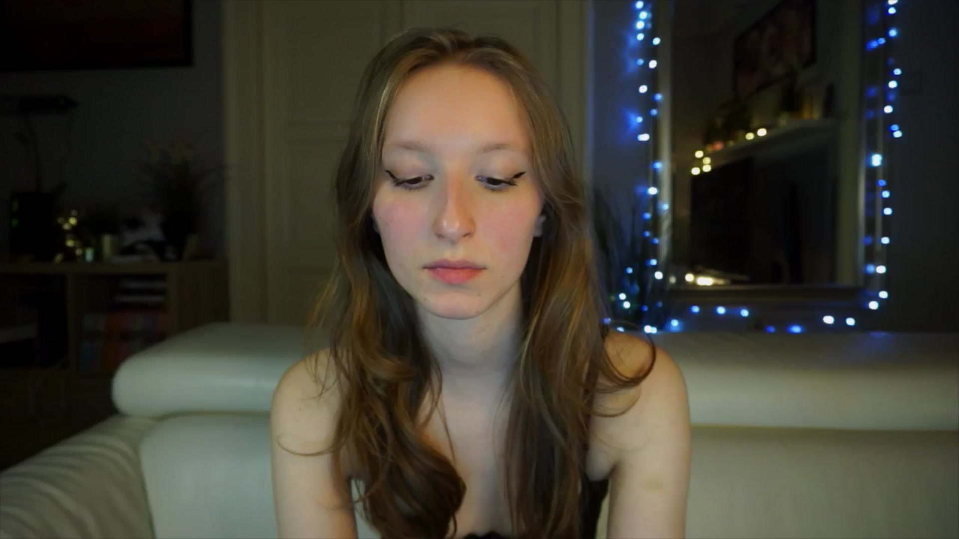 Gallery image thumbnail from Sw33t_g1rl's myfreecams stream on, 03/26/2026, 22:22 image 7 of 20