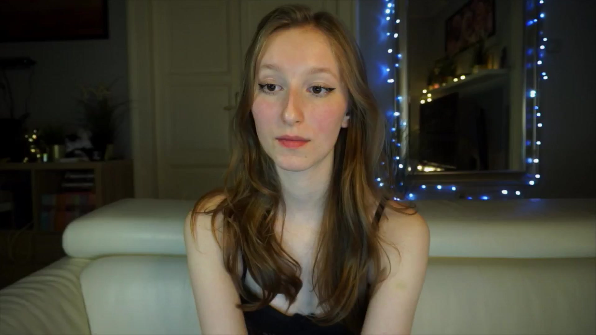 Gallery image thumbnail from Sw33t_g1rl's myfreecams stream on, 03/26/2026, 22:22 image 1 of 20
