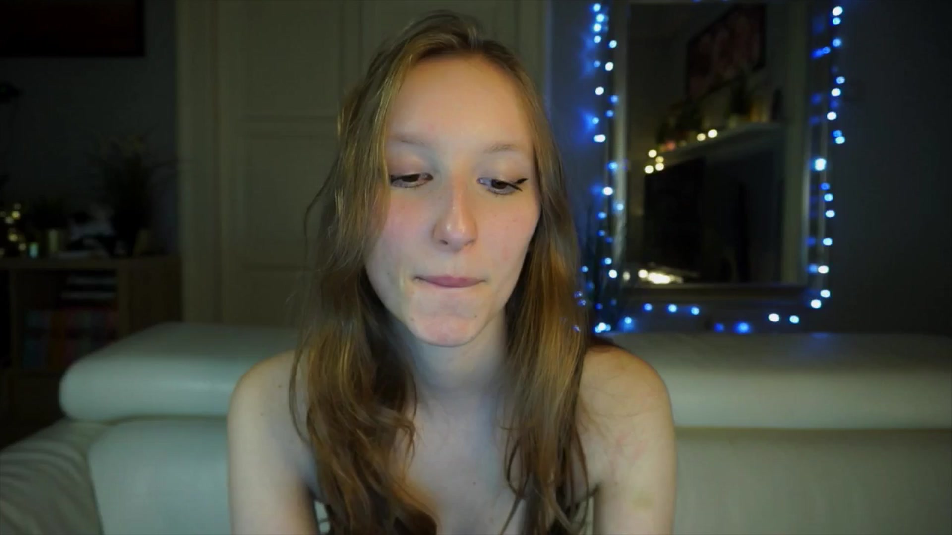 Gallery image thumbnail from Sw33t_g1rl's myfreecams stream on, 03/26/2026, 22:22 image 13 of 20