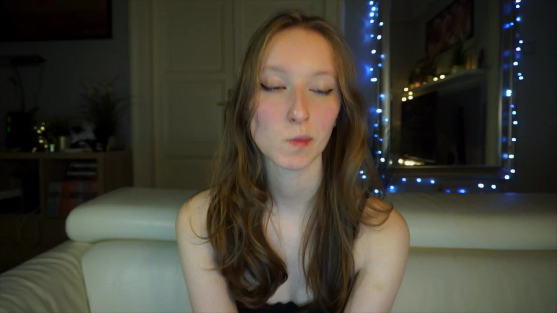 Gallery image thumbnail from Sw33t_g1rl's myfreecams stream on, 03/26/2026, 22:22 image 6 of 20