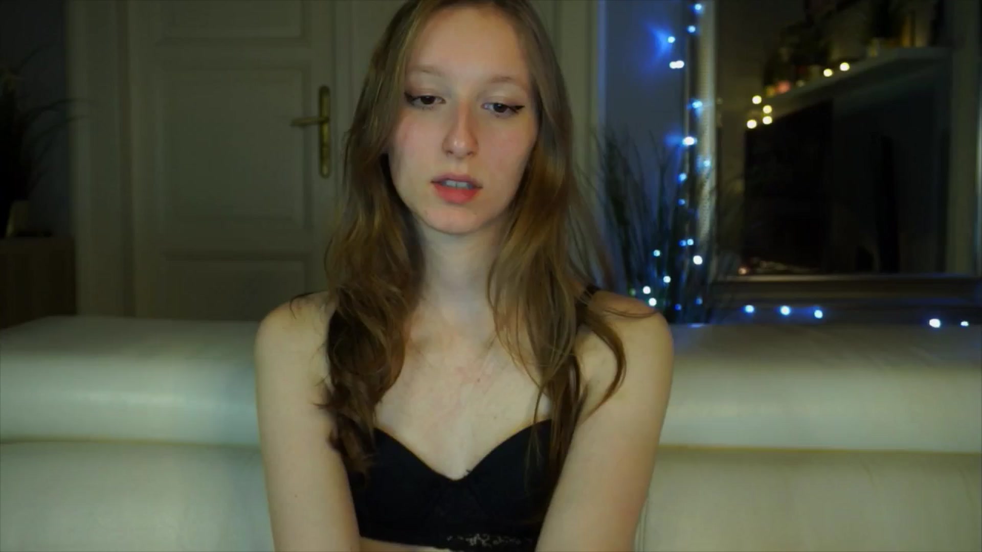 Gallery image thumbnail from Sw33t_g1rl's myfreecams stream on, 03/26/2026, 22:22 image 16 of 20