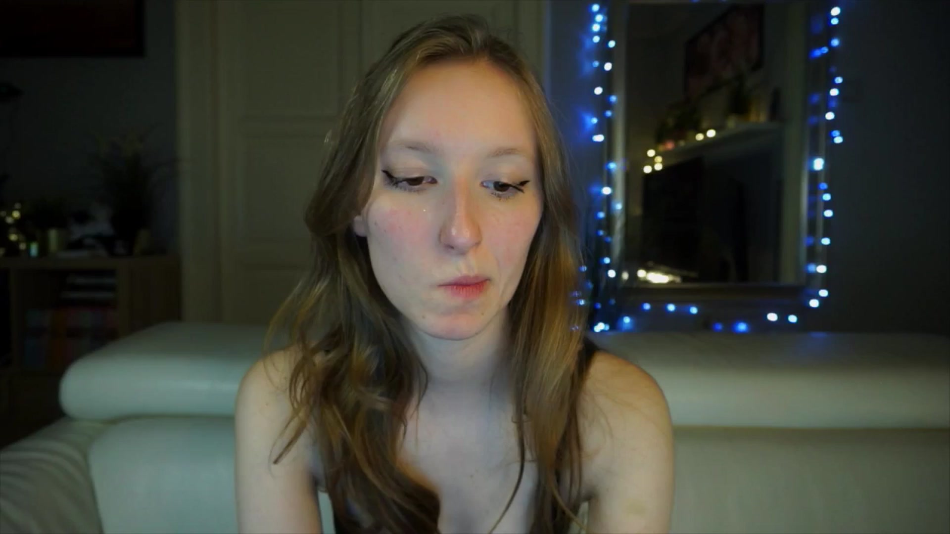 Gallery image thumbnail from Sw33t_g1rl's myfreecams stream on, 03/26/2026, 22:22 image 12 of 20